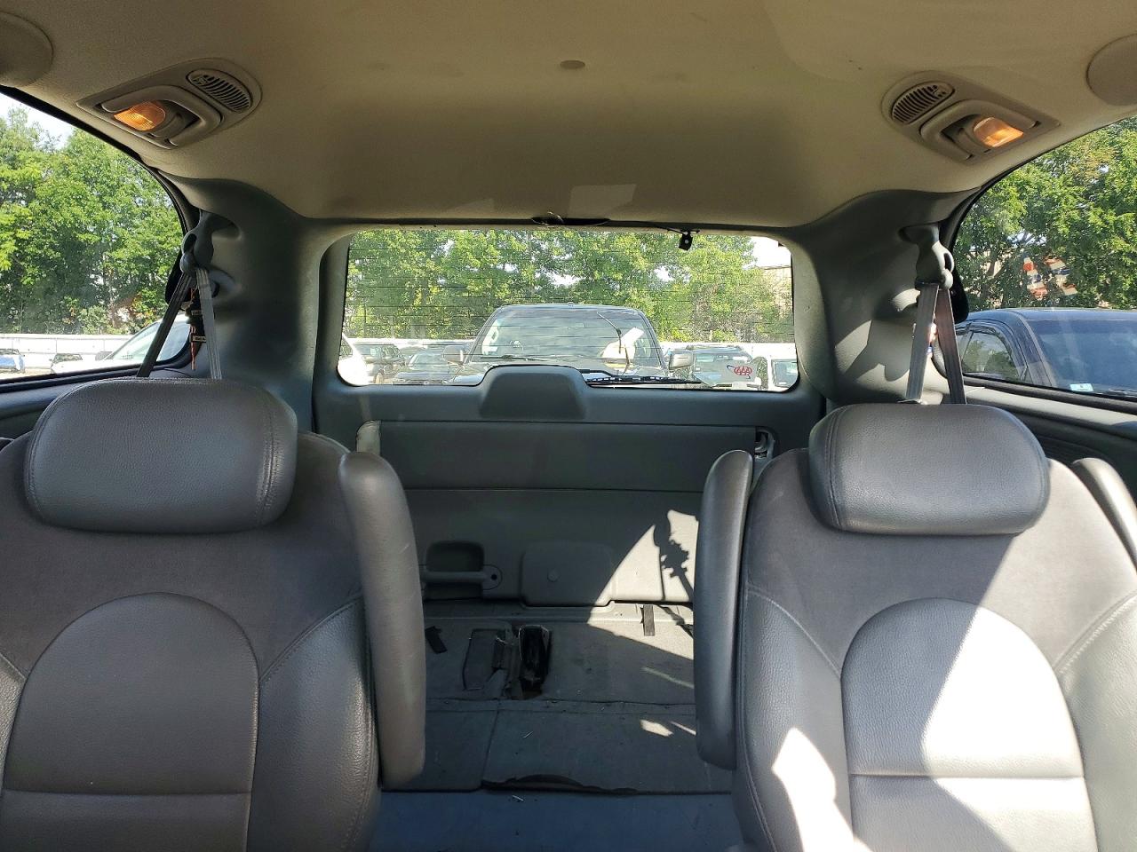 2005 Chrysler Town & Country Limited Silver vin: 2C4GP64L15R233383