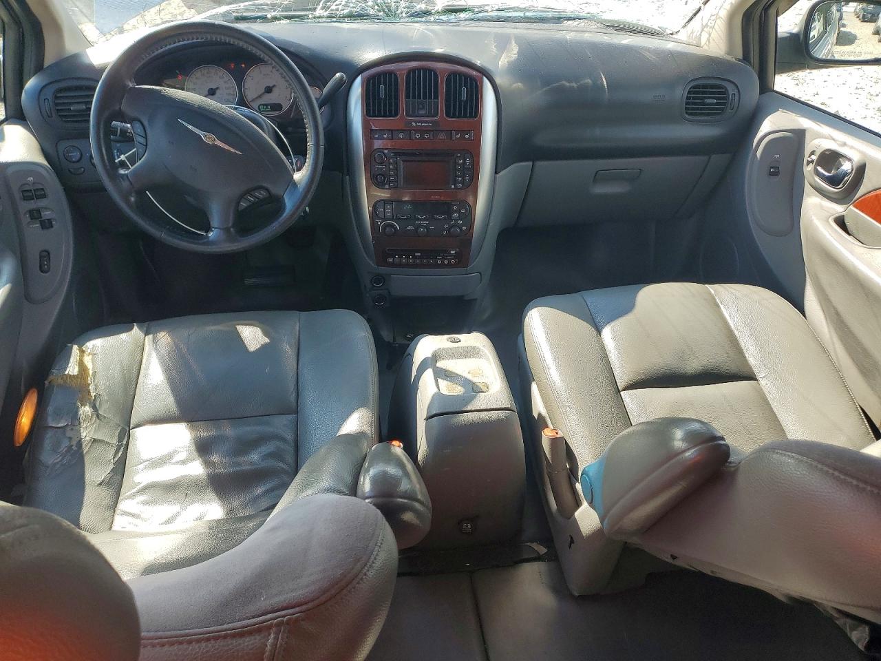 2005 Chrysler Town & Country Limited Silver vin: 2C4GP64L15R233383