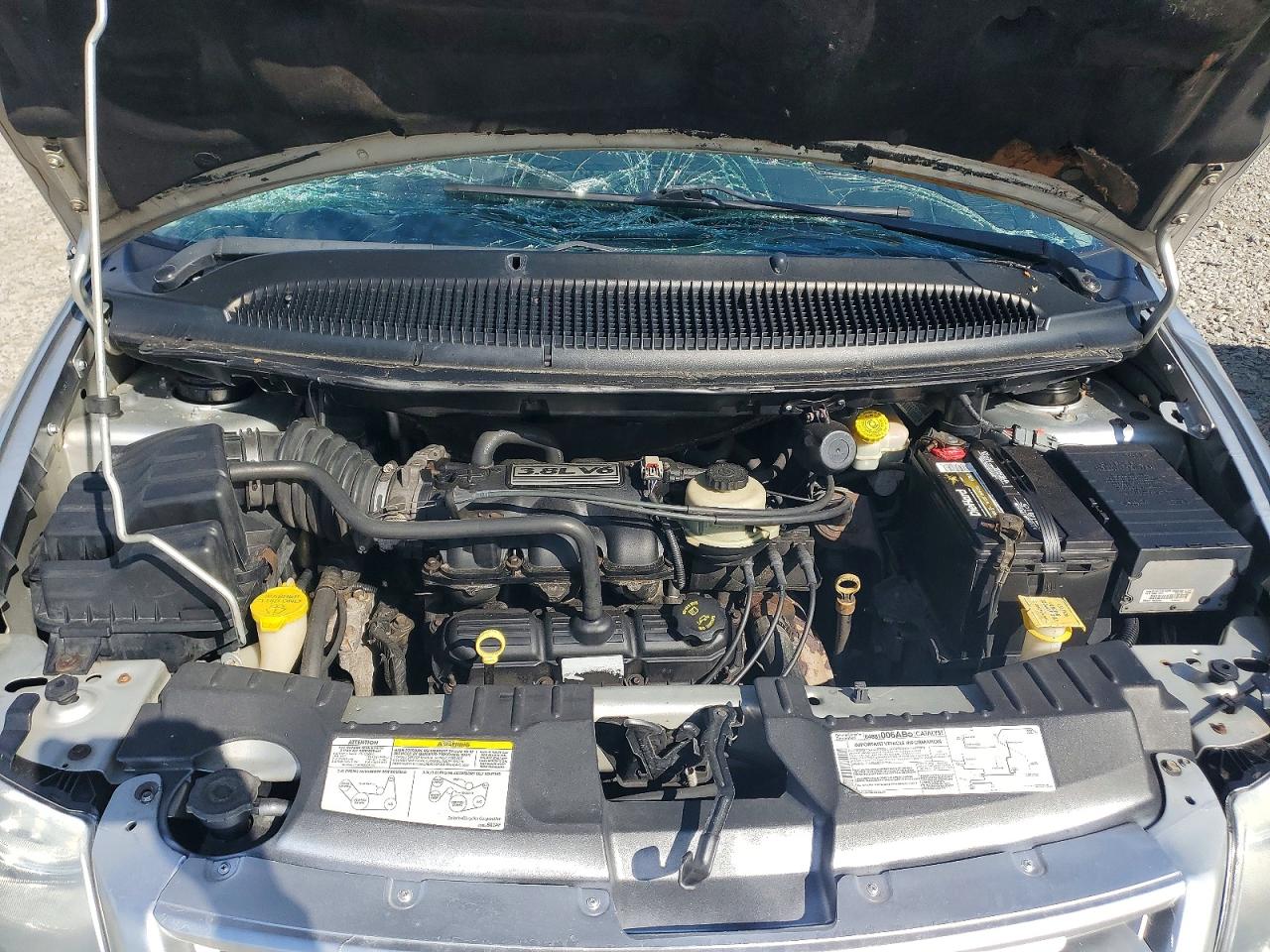 2005 Chrysler Town & Country Limited Silver vin: 2C4GP64L15R233383