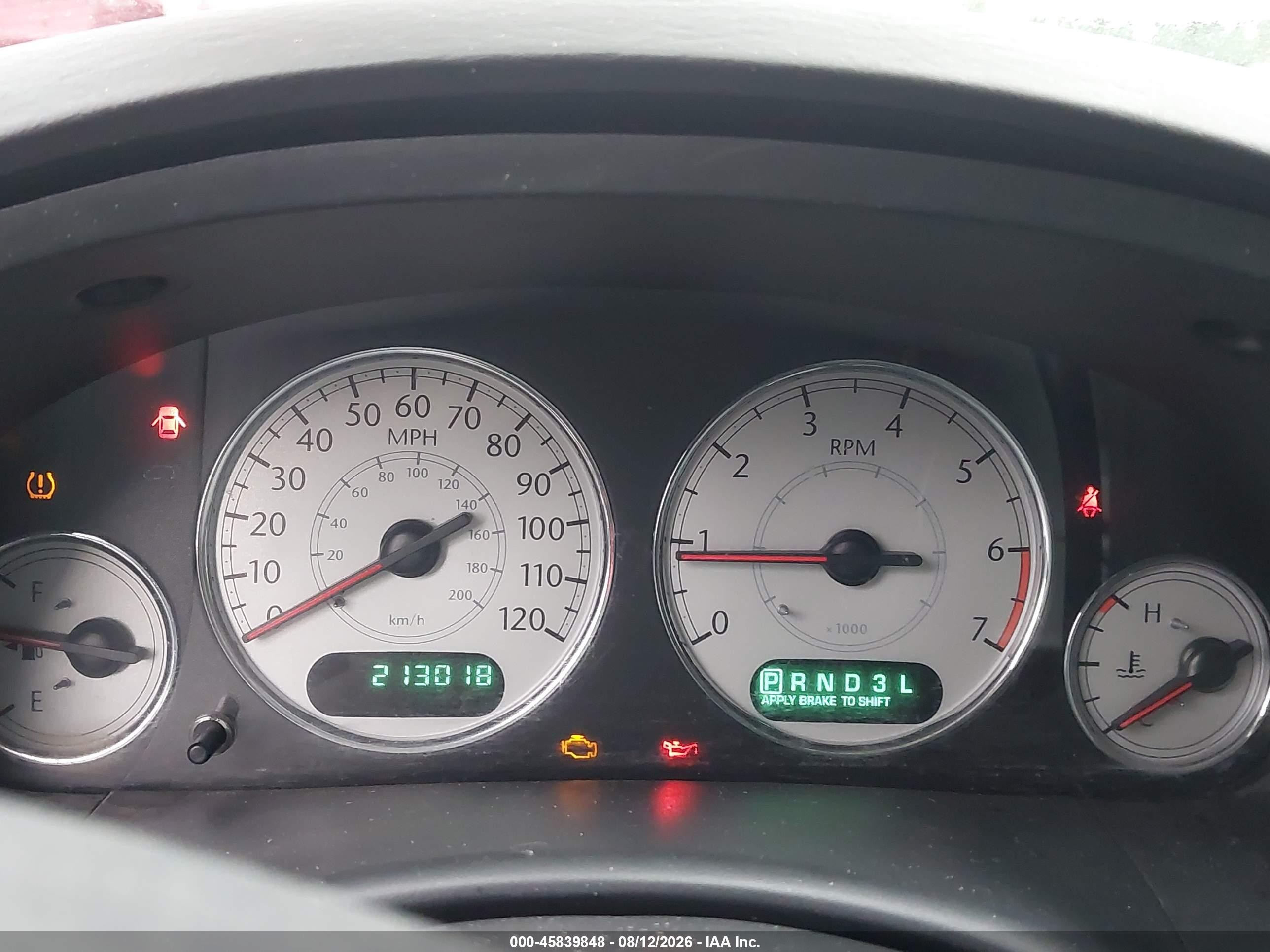 2005 Chrysler Town & Country Limited Белый vin: 2C4GP64L55R218515