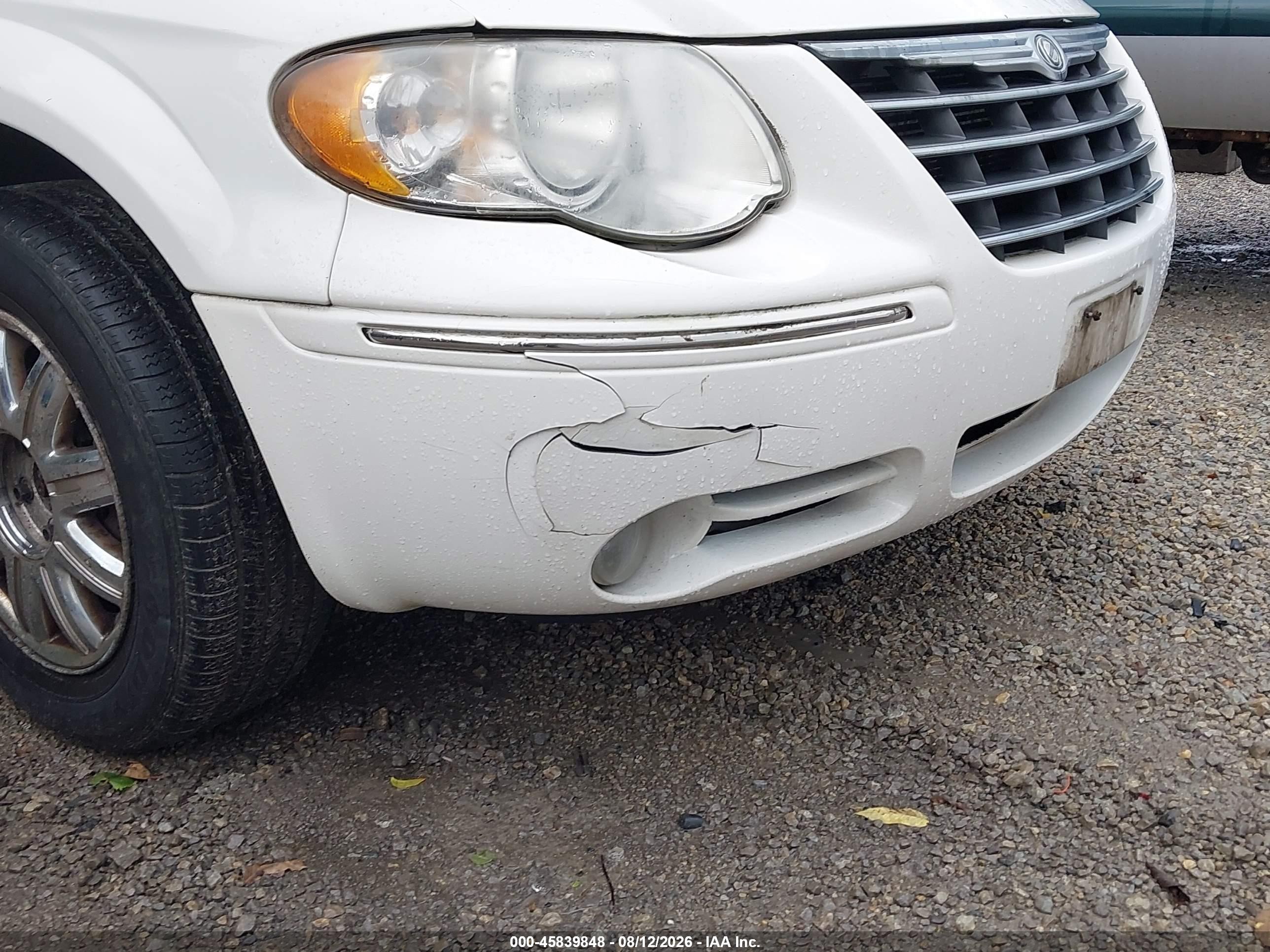 2005 Chrysler Town & Country Limited Белый vin: 2C4GP64L55R218515