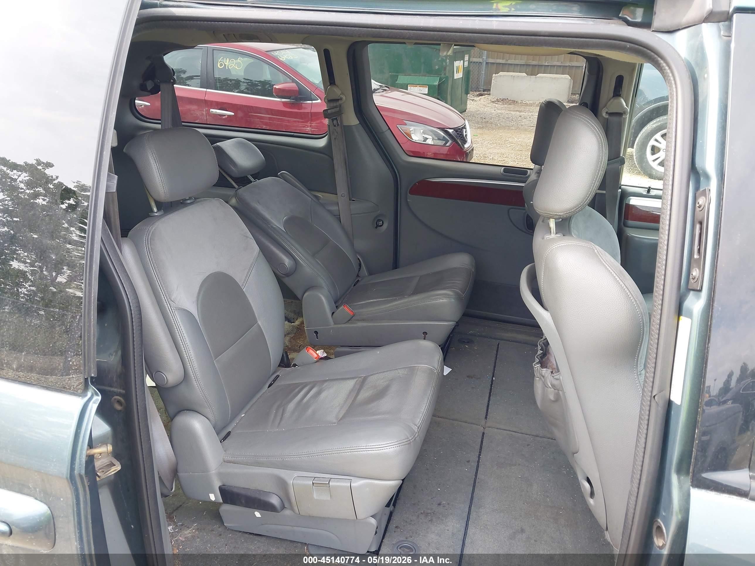 2005 Chrysler Town & Country Limited Turquoise vin: 2C4GP64L85R115928
