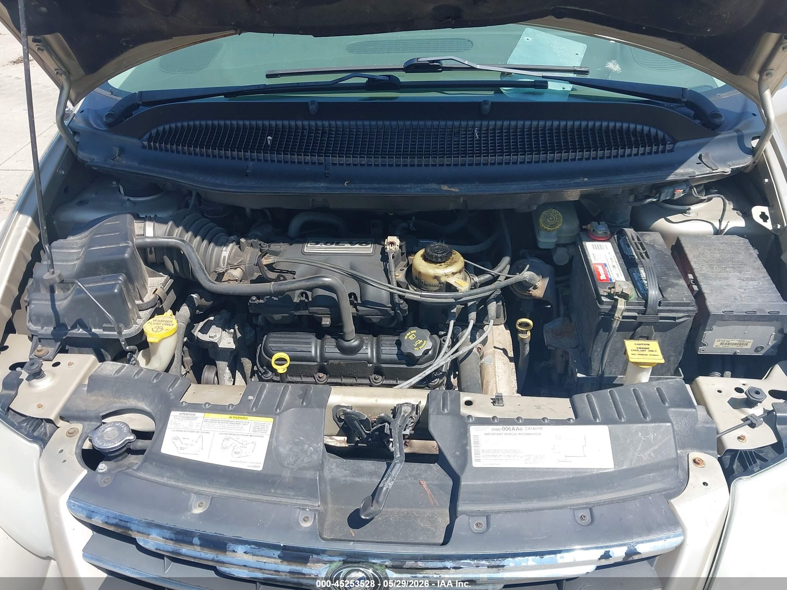 2005 Chrysler Town & Country Limited Желто-коричневый vin: 2C4GP64L85R151795