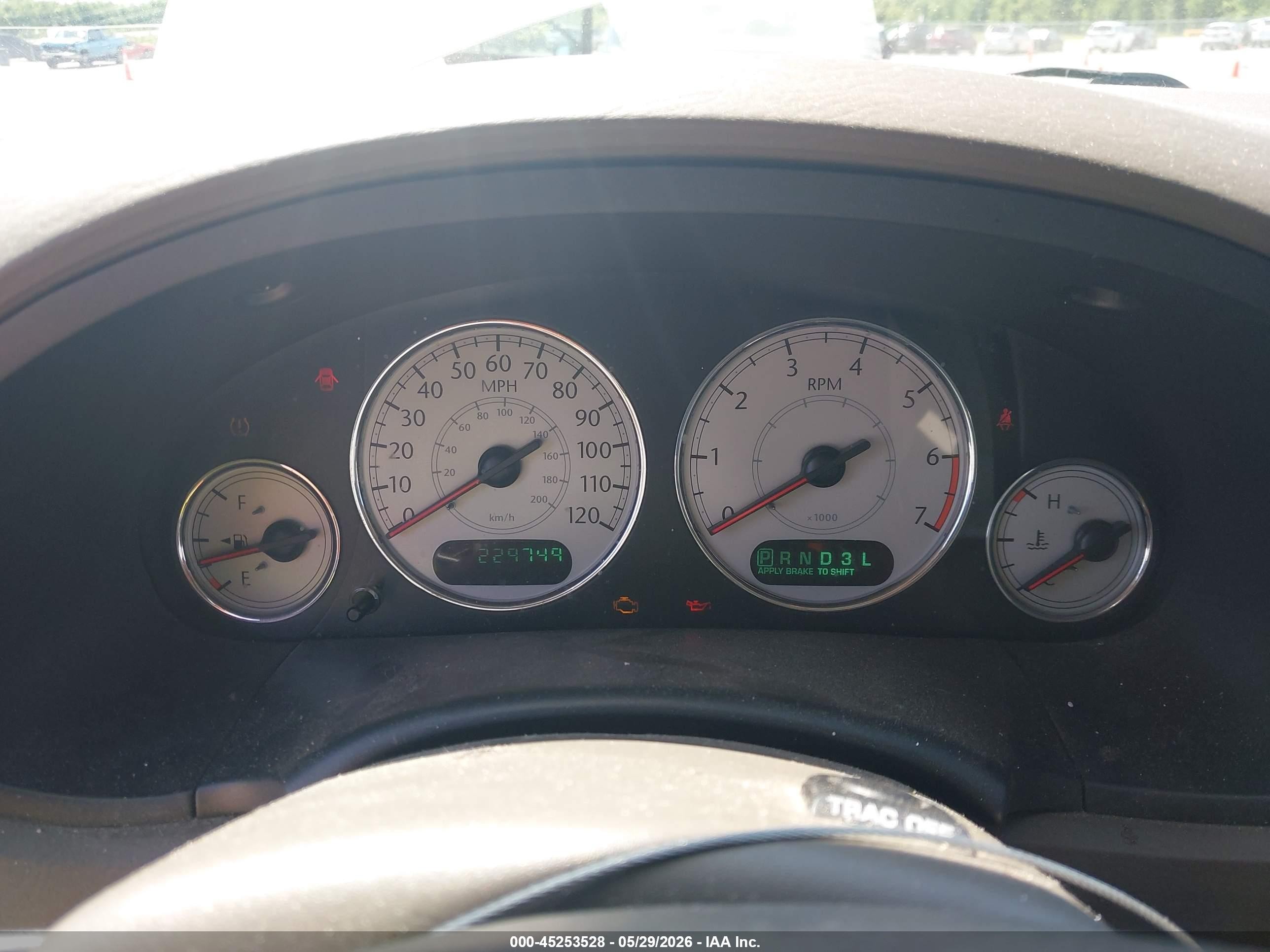 2005 Chrysler Town & Country Limited Желто-коричневый vin: 2C4GP64L85R151795