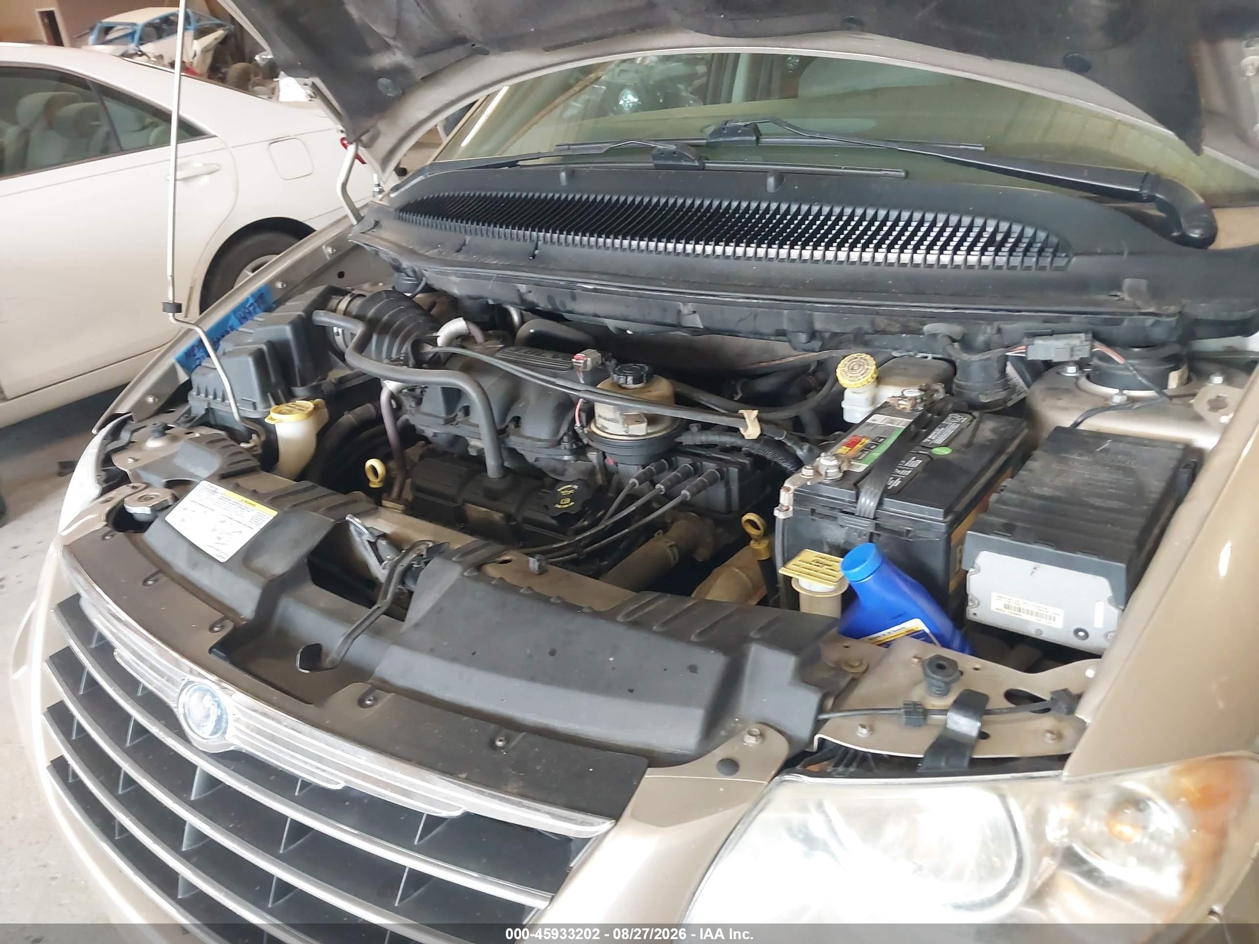 2005 Chrysler Town & Country Limited Beige vin: 2C4GP64L85R267451