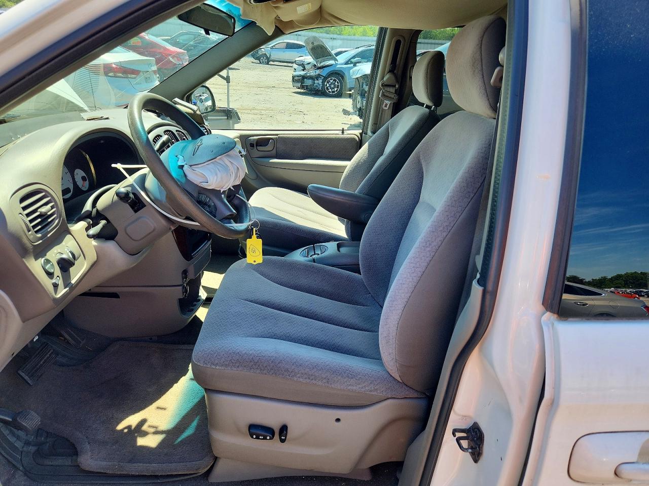 2001 Chrysler Town & Country Ex Белый vin: 2C4GP74L01R281585