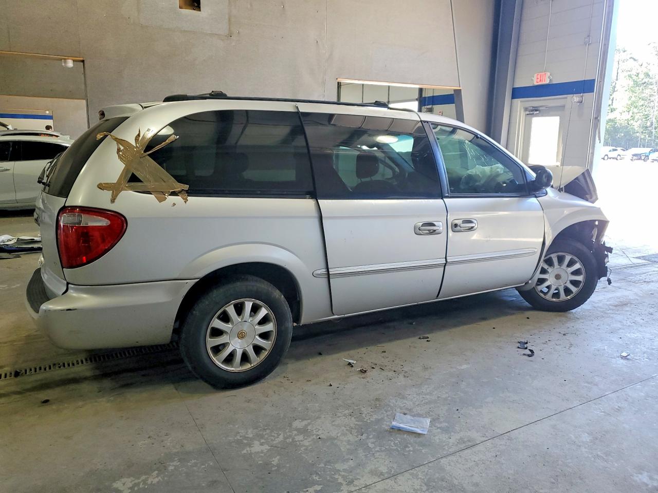 2002 Chrysler Town & Country Ex Silver vin: 2C4GP74L42R762537