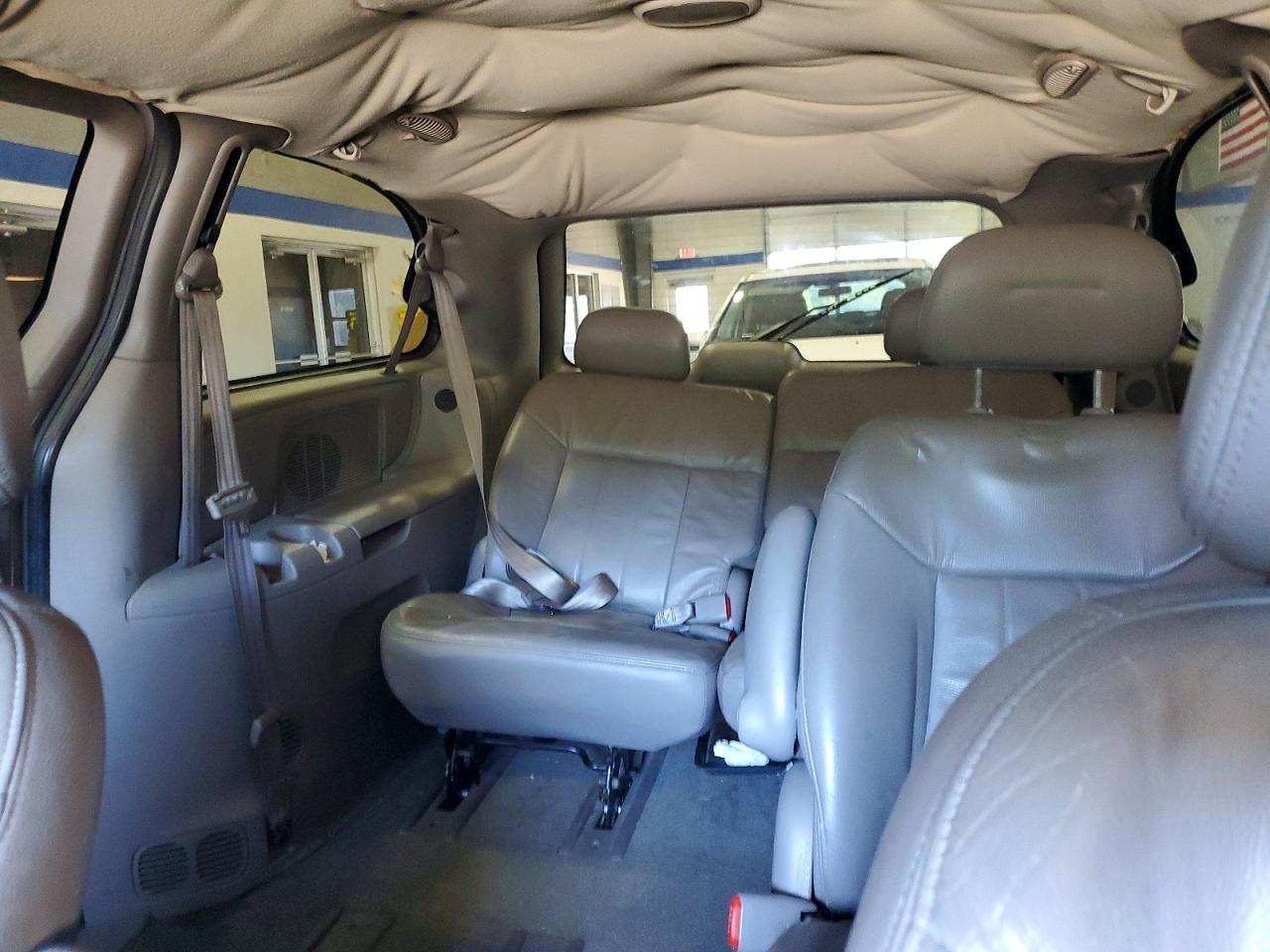 2002 Chrysler Town & Country Ex Silver vin: 2C4GP74L42R762537