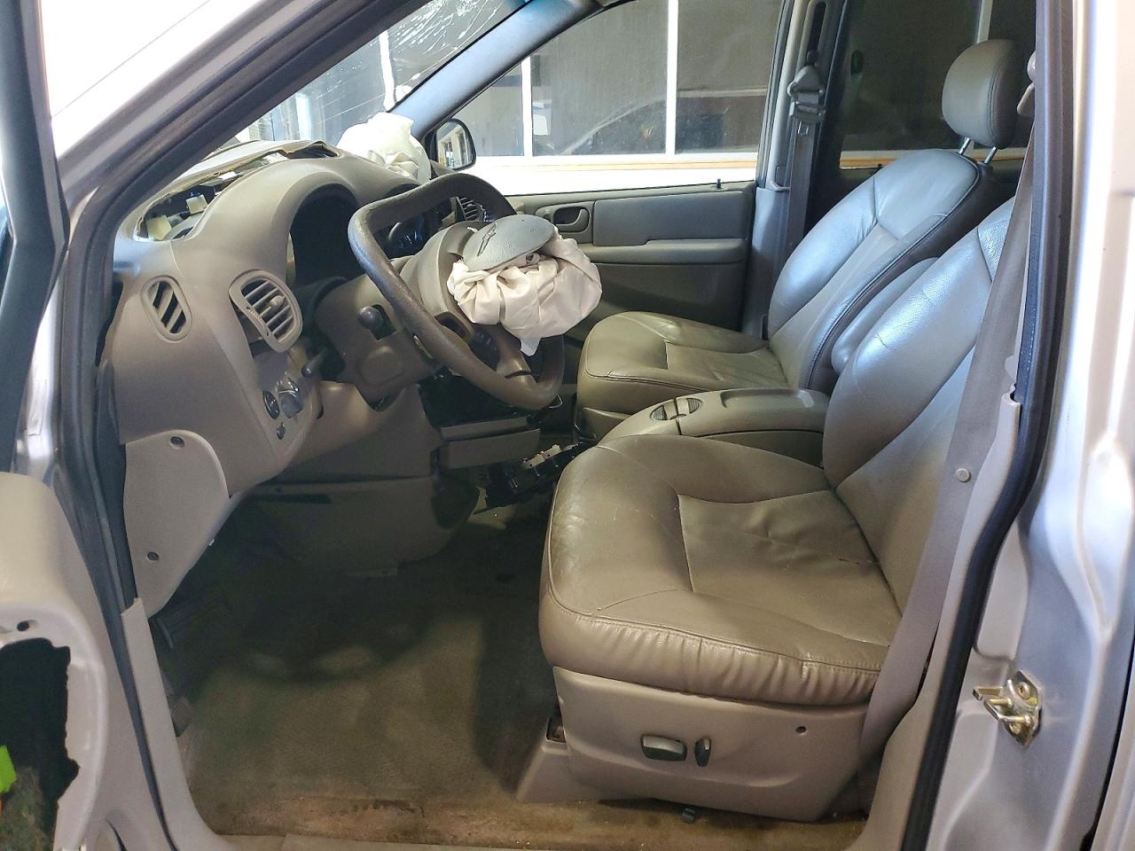 2002 Chrysler Town & Country Ex Silver vin: 2C4GP74L42R762537