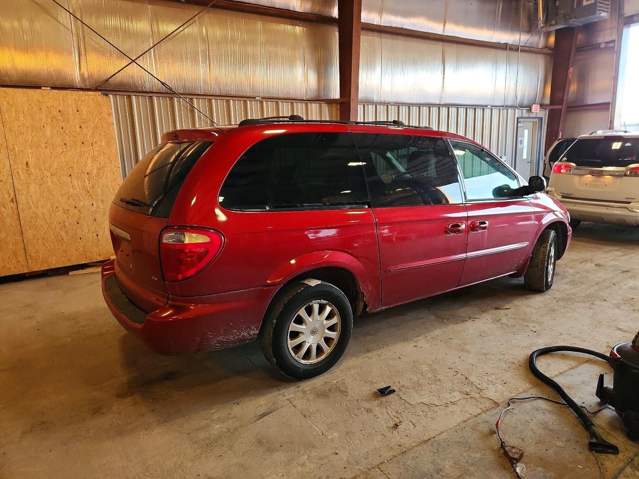2003 Chrysler Town & Country Ex Red vin: 2C4GP74L63R107166