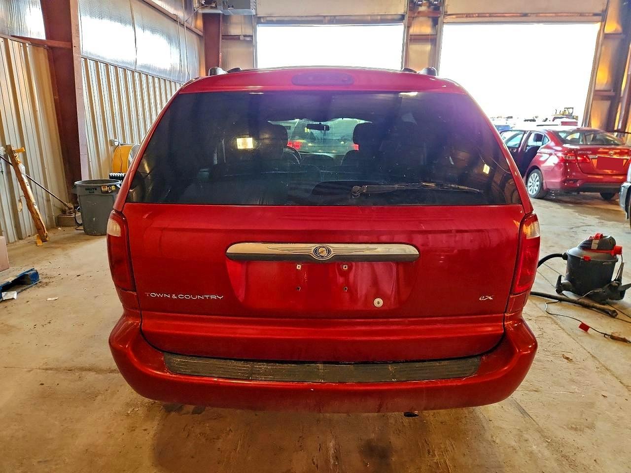 2003 Chrysler Town & Country Ex Red vin: 2C4GP74L63R107166