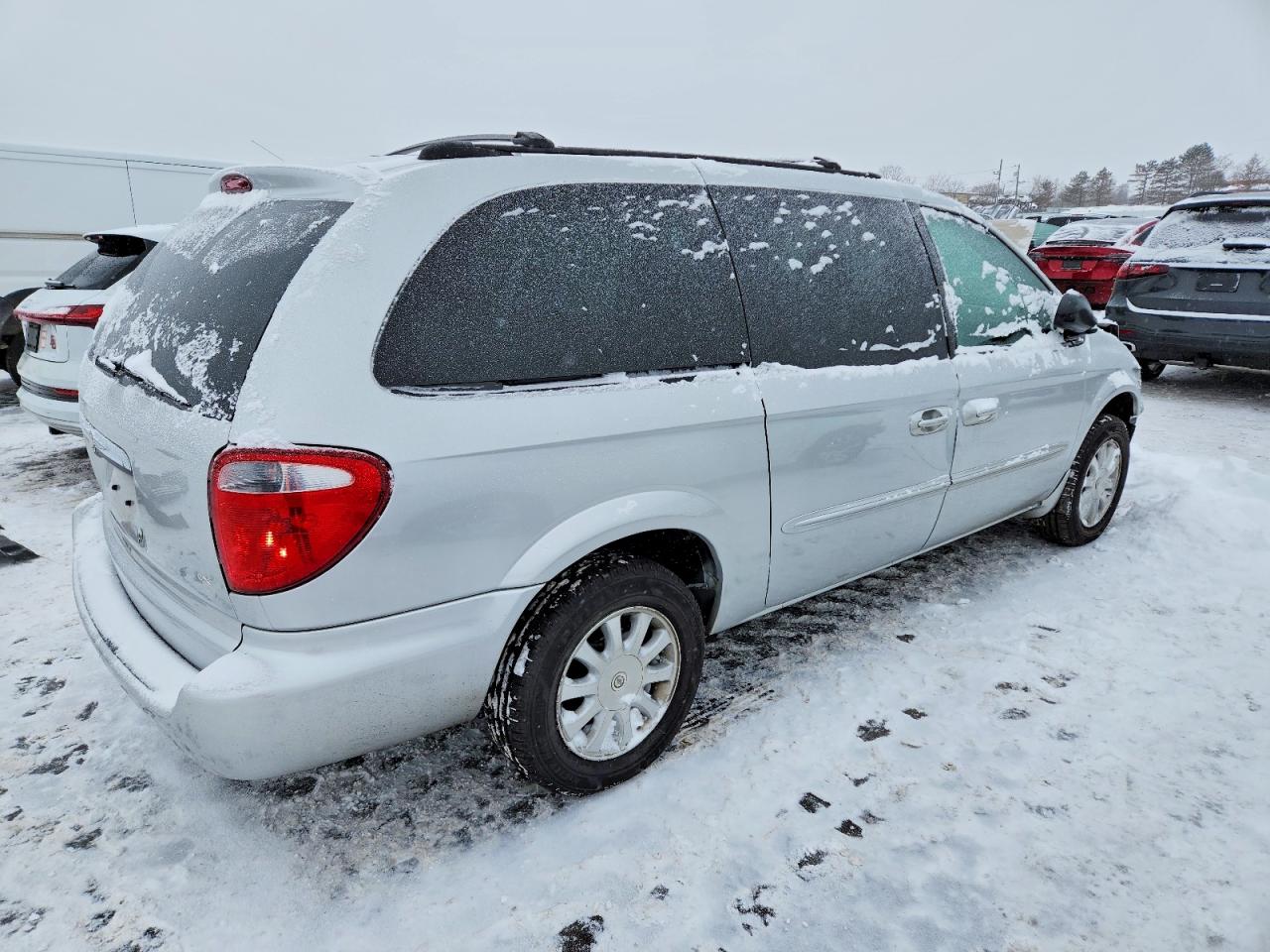 2003 Chrysler Town & Country Ex Silver vin: 2C4GP74L83R228720