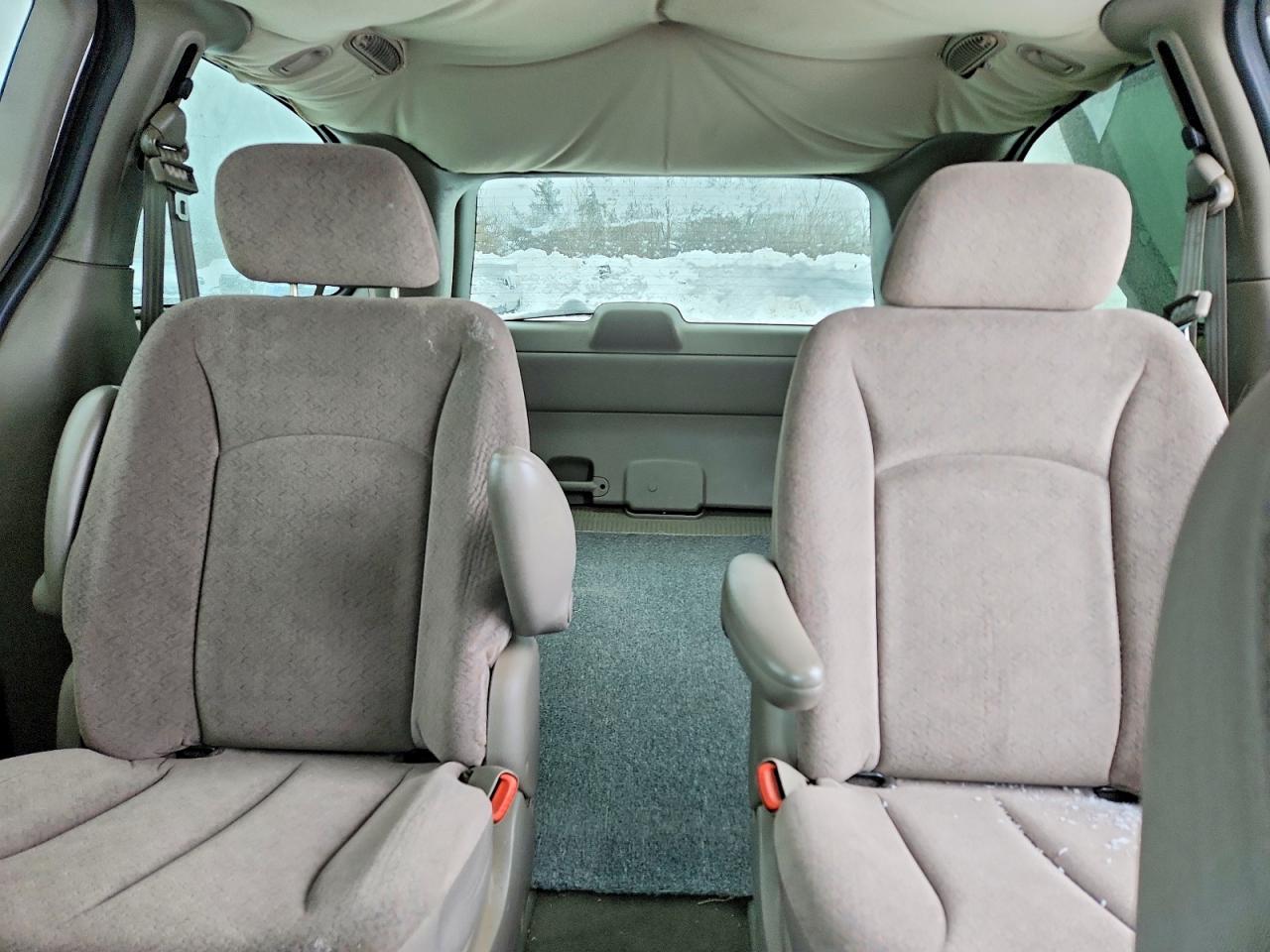 2003 Chrysler Town & Country Ex Silver vin: 2C4GP74L83R228720