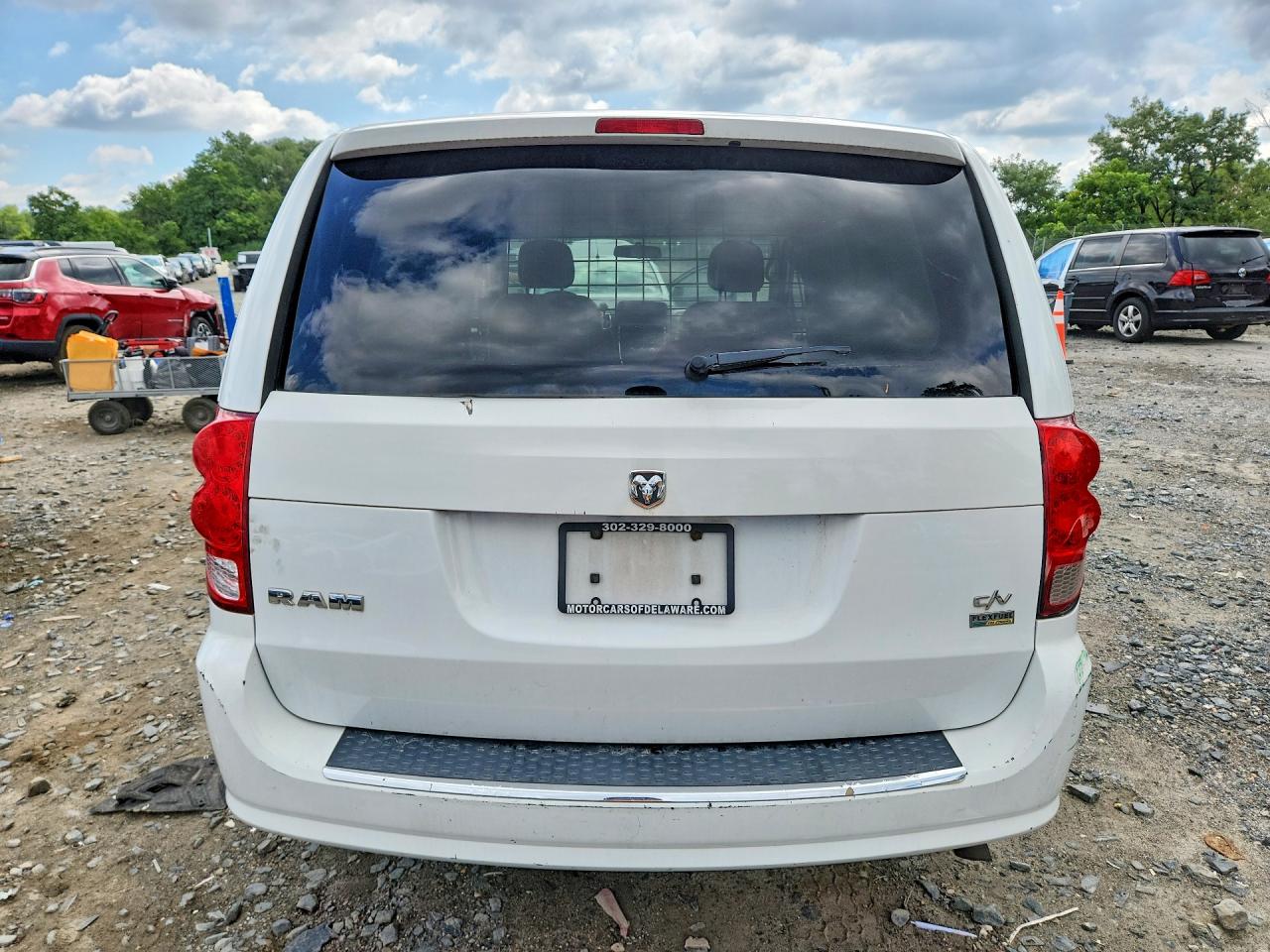2014 Ram Tradesman White vin: 2C4JRGAG2ER379613