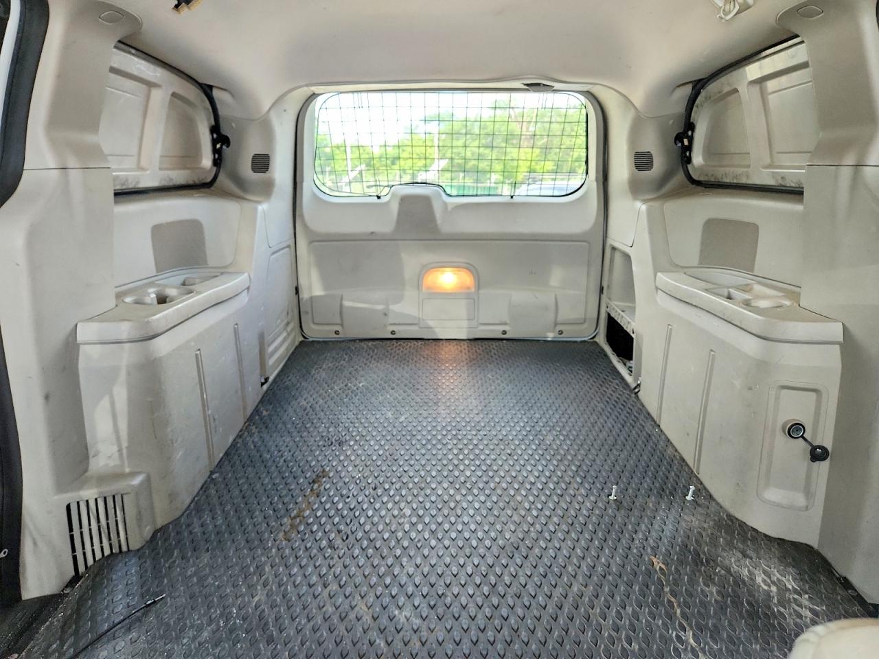 2014 Ram Tradesman White vin: 2C4JRGAG2ER379613