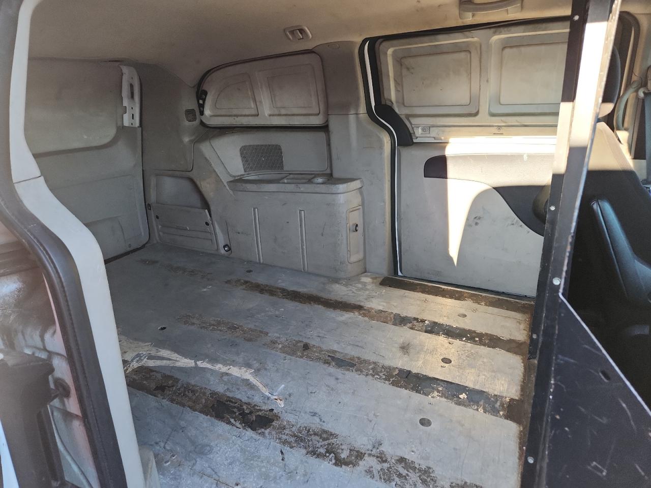 2015 Ram Tradesman    White vin: 2C4JRGAG2FR531990