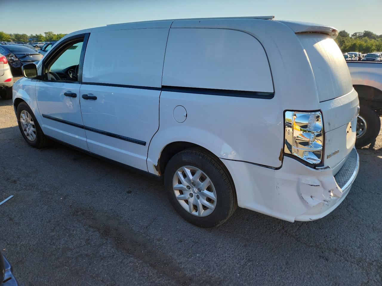 2015 Ram Tradesman    White vin: 2C4JRGAG2FR531990