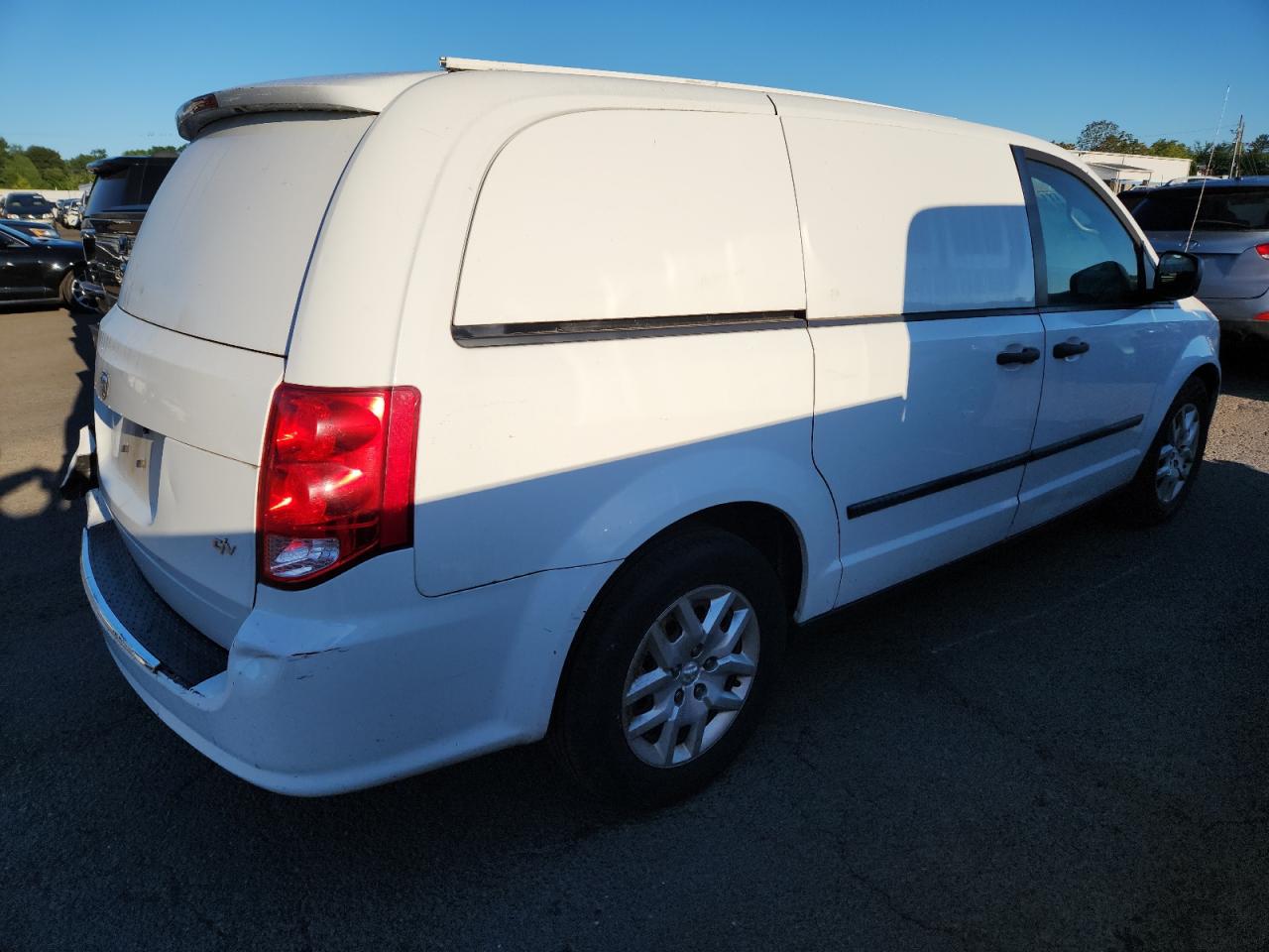 2015 Ram Tradesman    White vin: 2C4JRGAG2FR531990