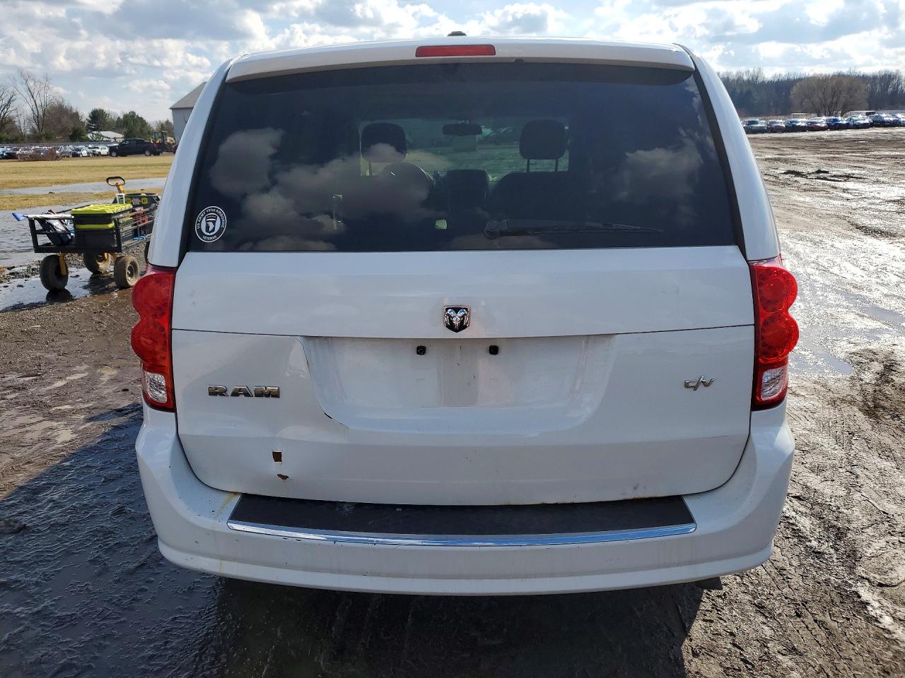 2014 Ram Tradesman White vin: 2C4JRGAG5ER299075