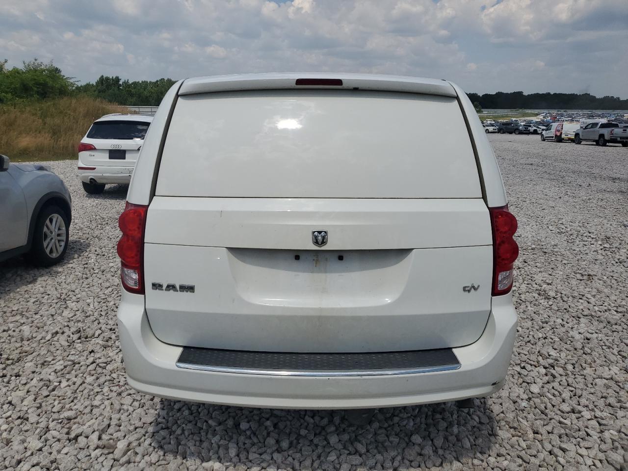 2015 Ram Tradesman    White vin: 2C4JRGAG5FR531997