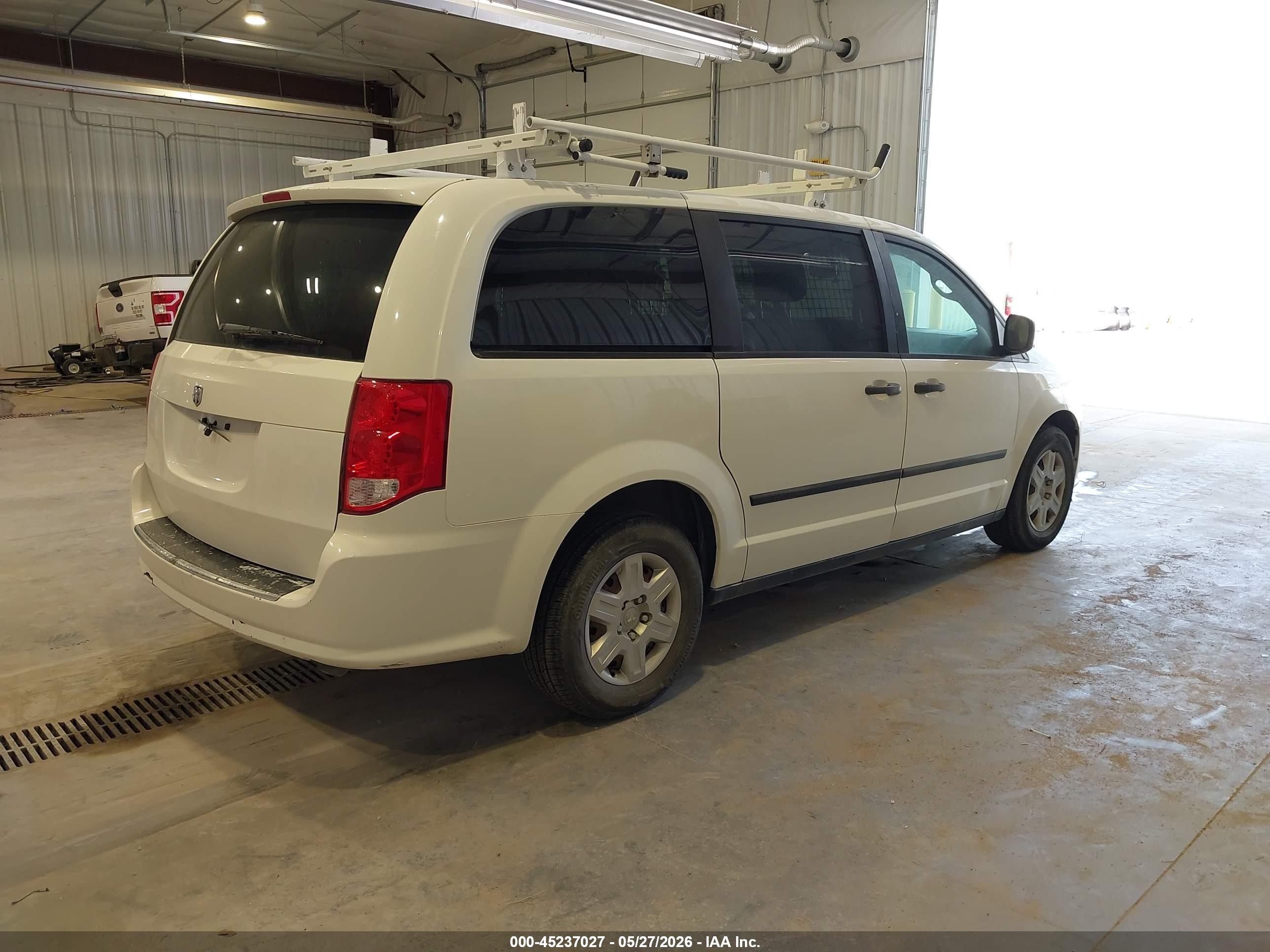 2013 Ram Cargo Tradesman White vin: 2C4JRGAG6DR587265