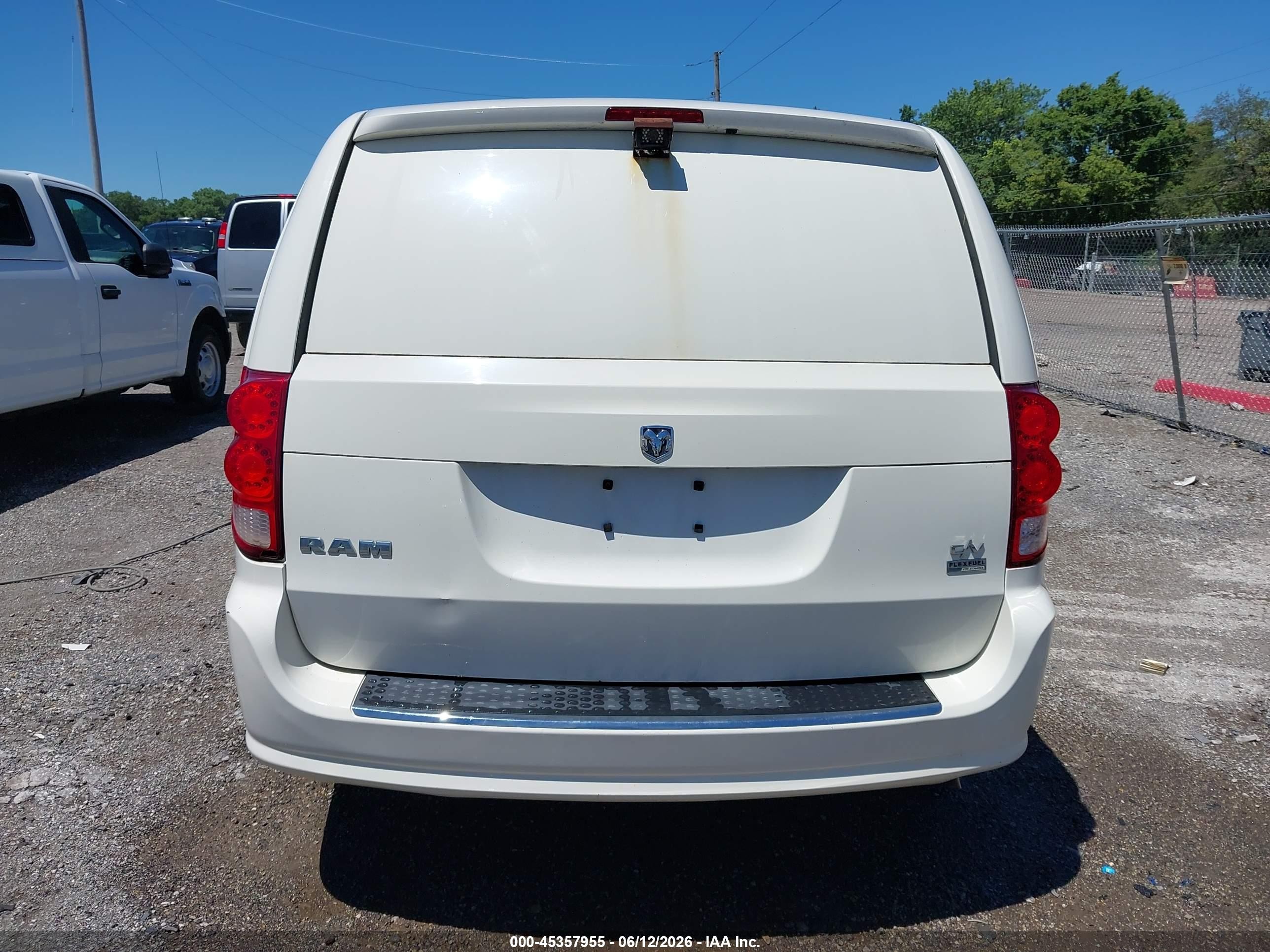 2013 Ram Cargo Tradesman White vin: 2C4JRGAG6DR672073