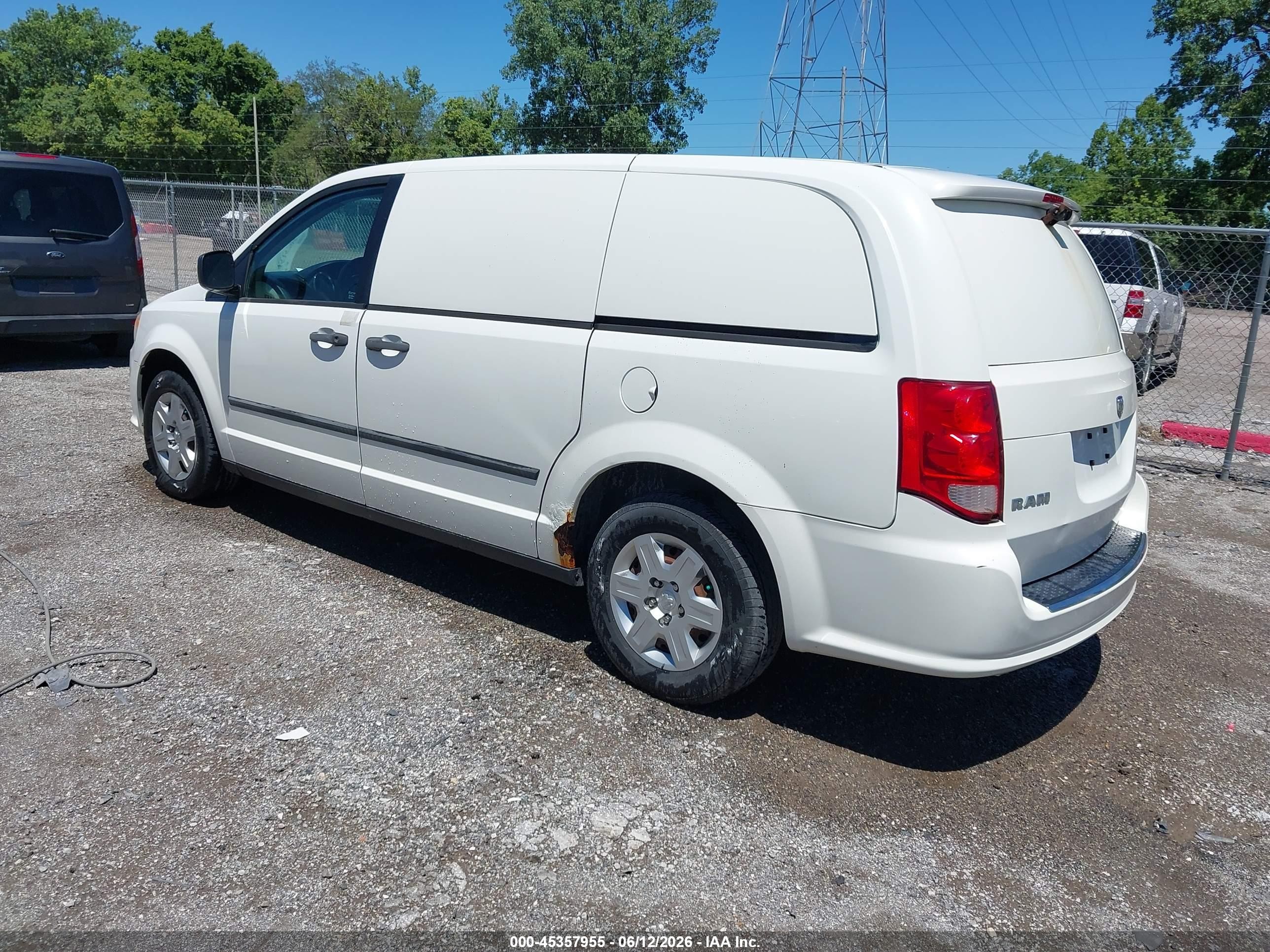 2013 Ram Cargo Tradesman White vin: 2C4JRGAG6DR672073