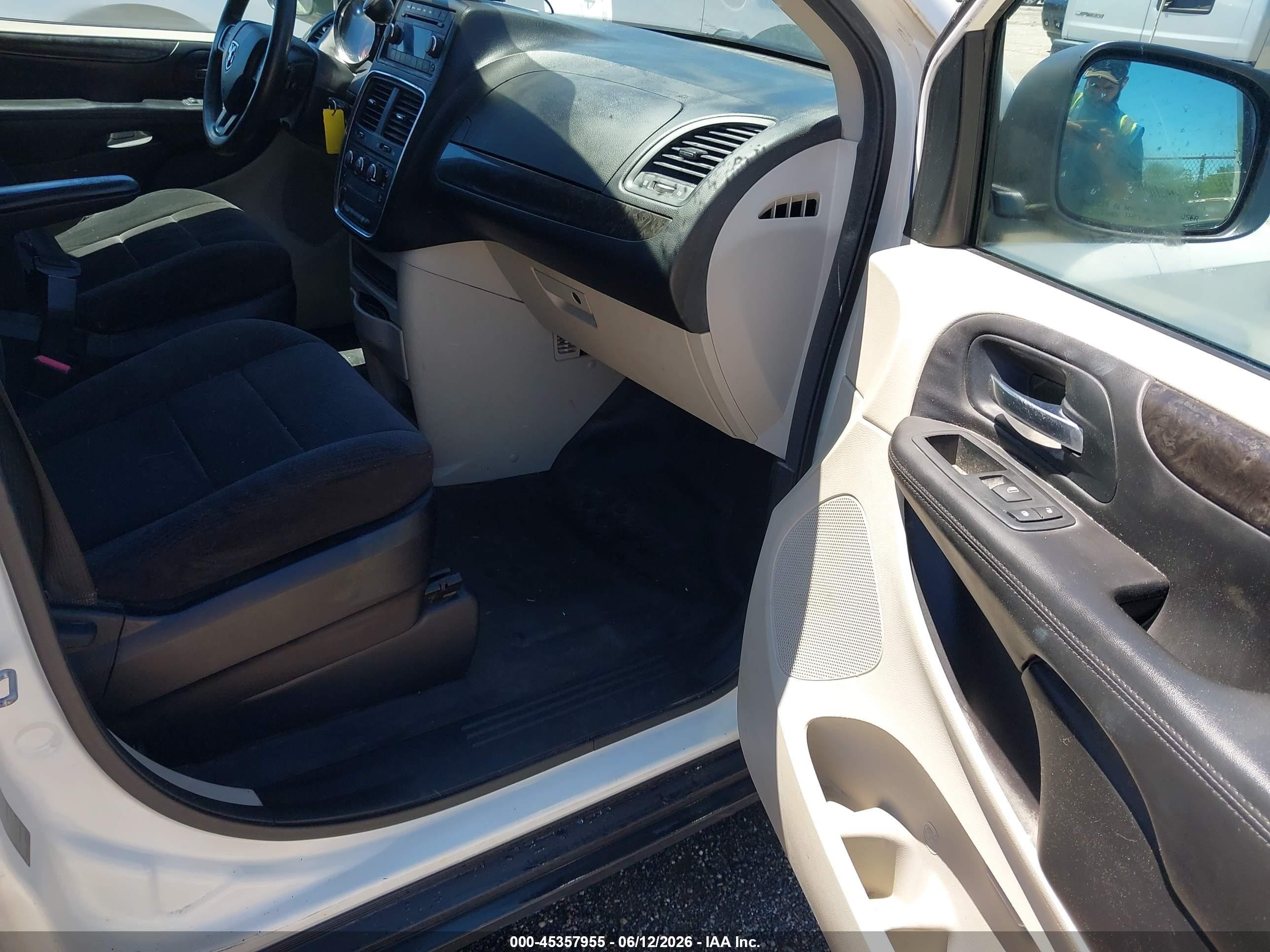 2013 Ram Cargo Tradesman White vin: 2C4JRGAG6DR672073