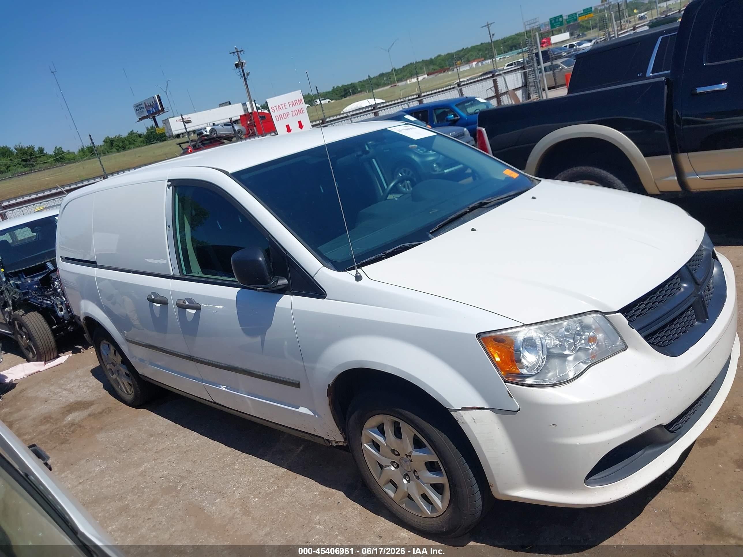 2014 Ram Cargo Tradesman White vin: 2C4JRGAG7ER384161