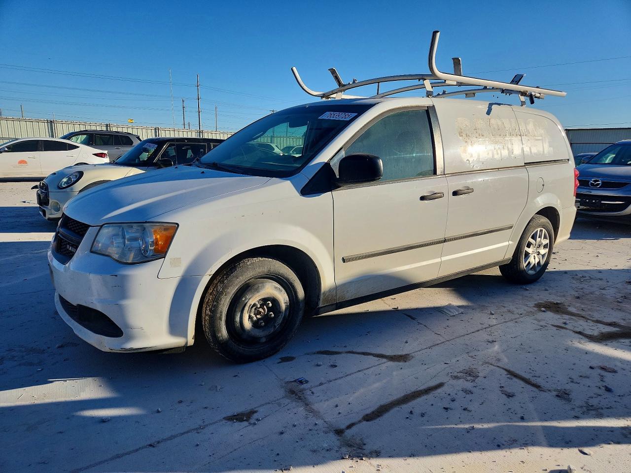 2015 Ram Tradesman Белый vin: 2C4JRGAG7FR681500