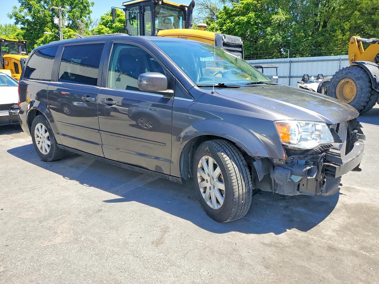 2015 Chrysler Town & Country Lx Gray vin: 2C4RC1AG2FR675363