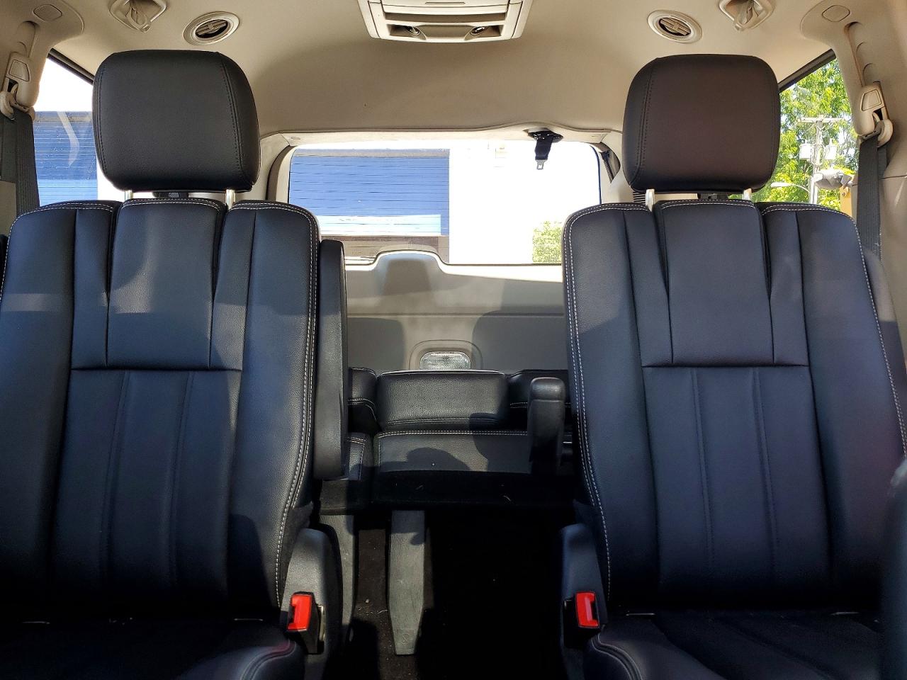 2015 Chrysler Town & Country Lx Gray vin: 2C4RC1AG2FR675363