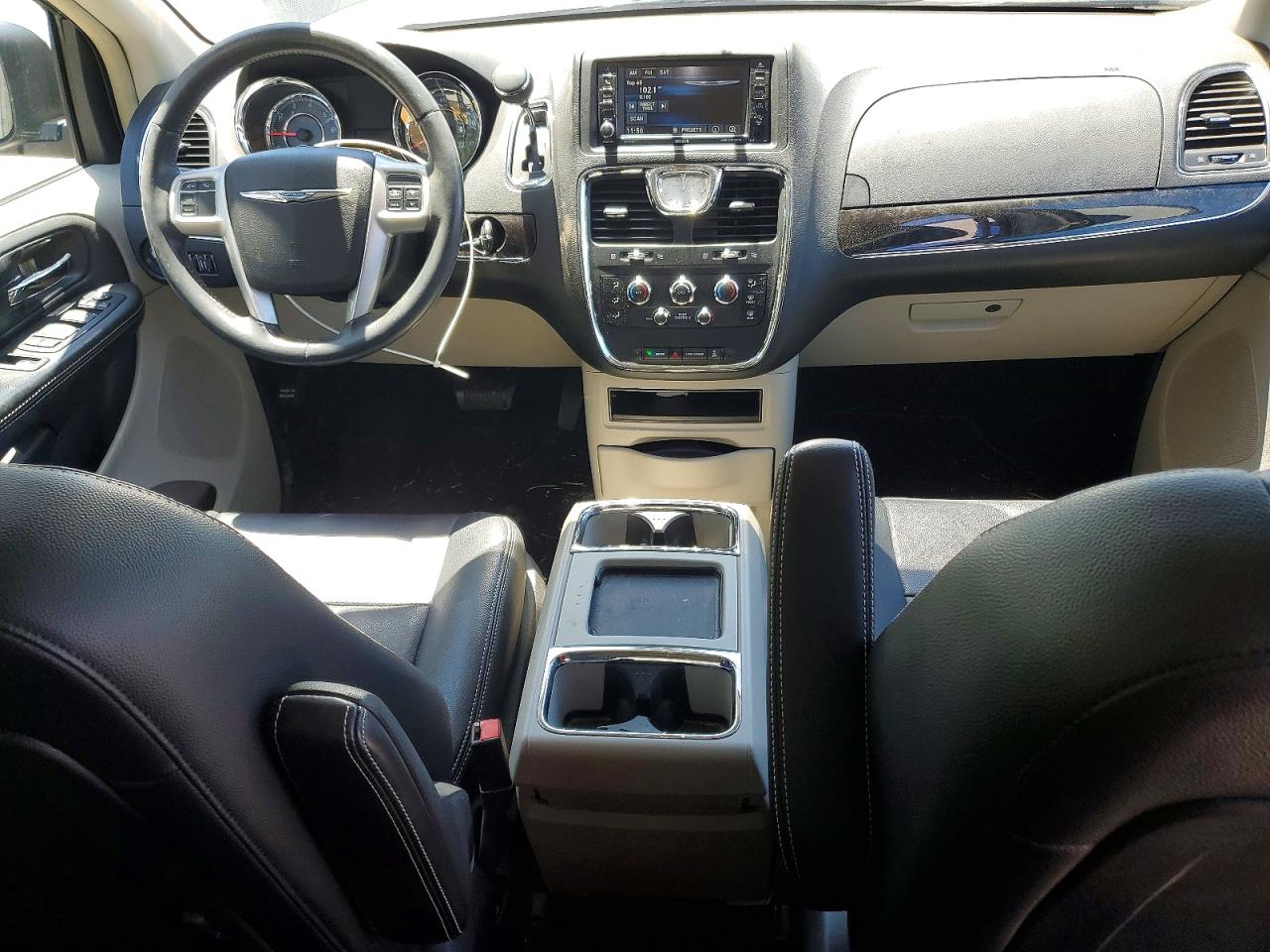 2015 Chrysler Town & Country Lx Gray vin: 2C4RC1AG2FR675363