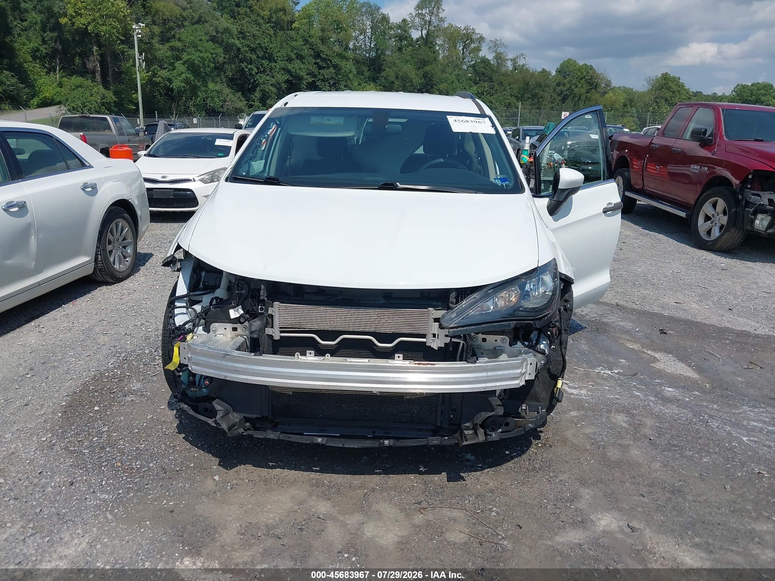 2020 Chrysler Voyager L White vin: 2C4RC1AG2LR146247