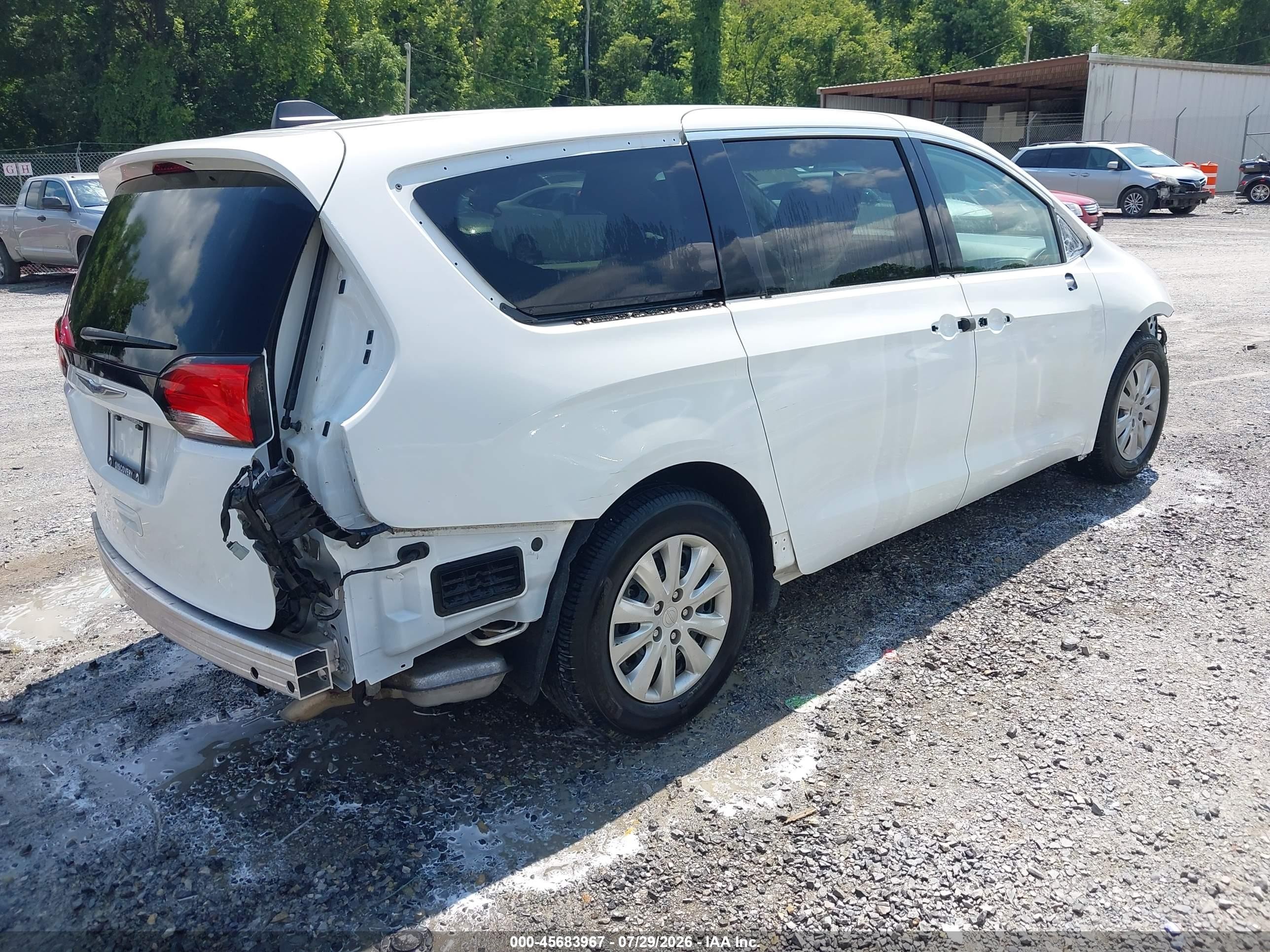 2020 Chrysler Voyager L White vin: 2C4RC1AG2LR146247