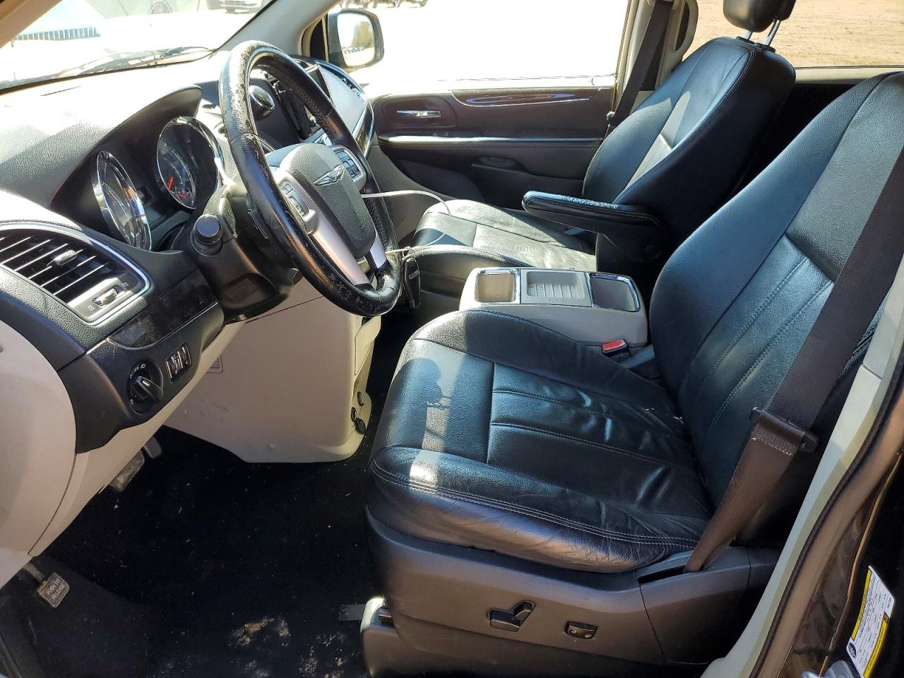 2015 Chrysler Town & Country Lx Black vin: 2C4RC1AG4FR677504