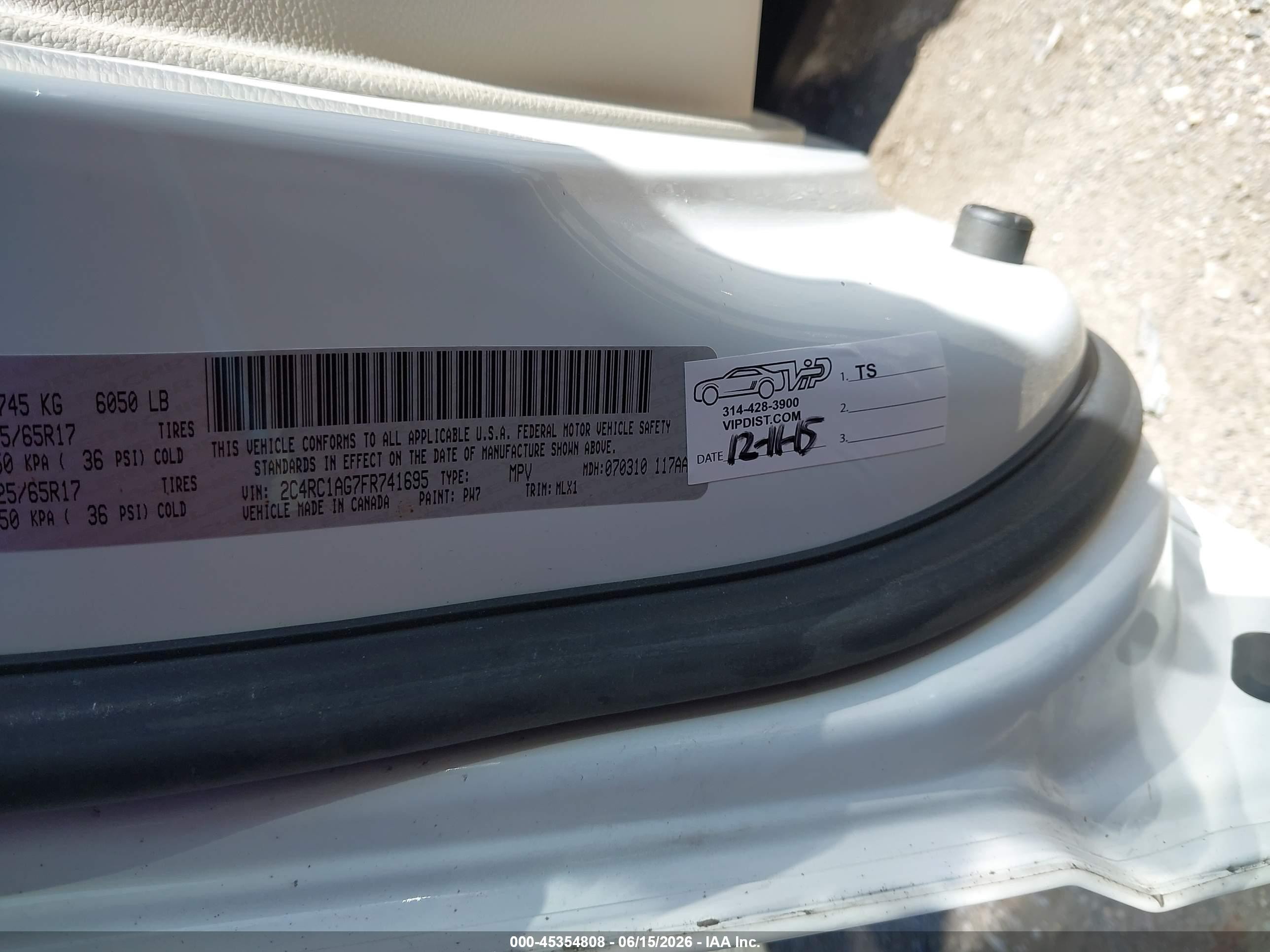 2015 Chrysler Town & Country Lx White vin: 2C4RC1AG7FR741695