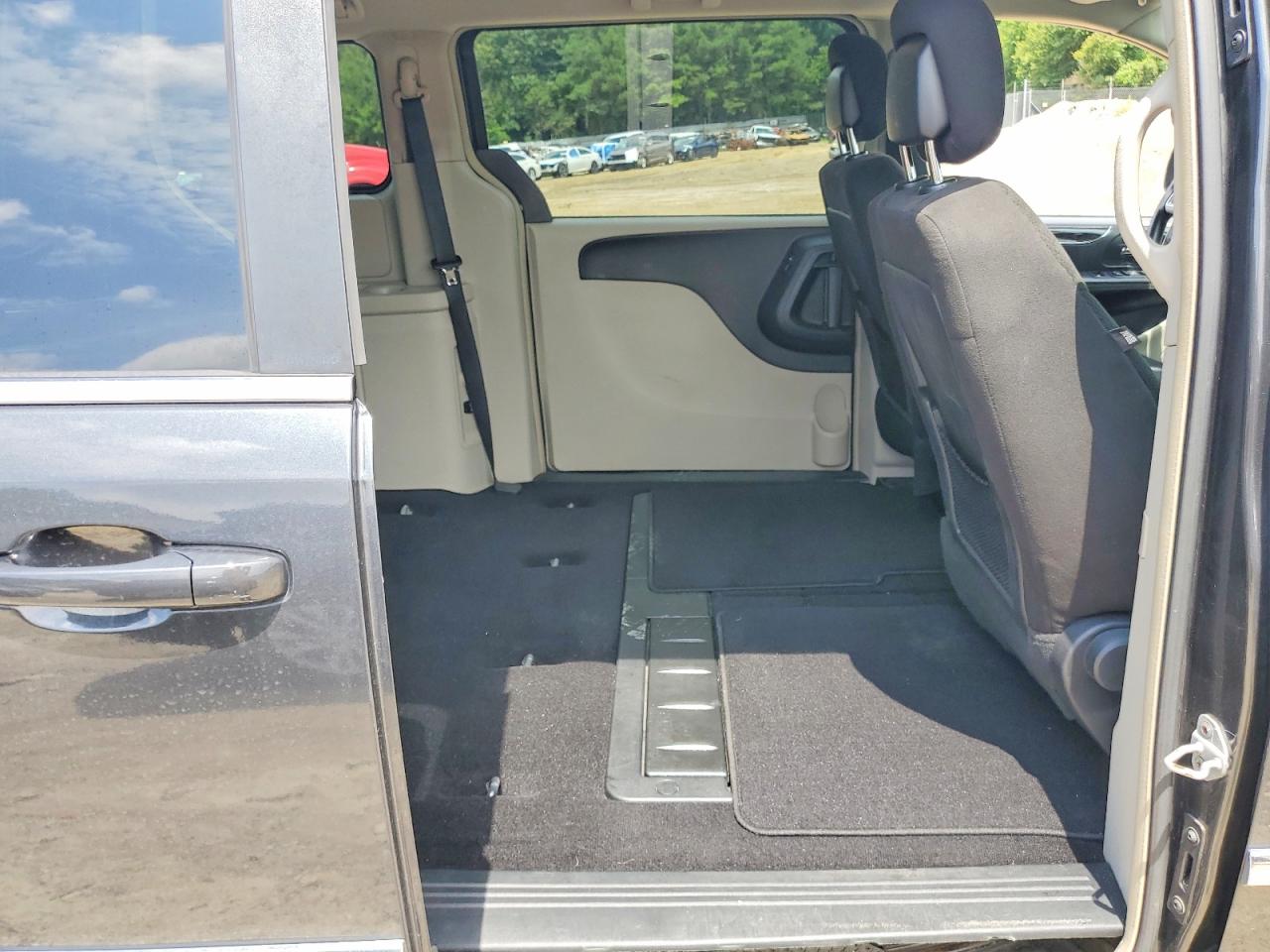 2012 Chrysler Town & Country Touring Gray vin: 2C4RC1BG0CR135701