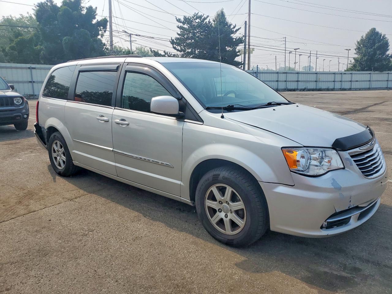 2012 Chrysler Town & Country Touring Silver vin: 2C4RC1BG0CR212504