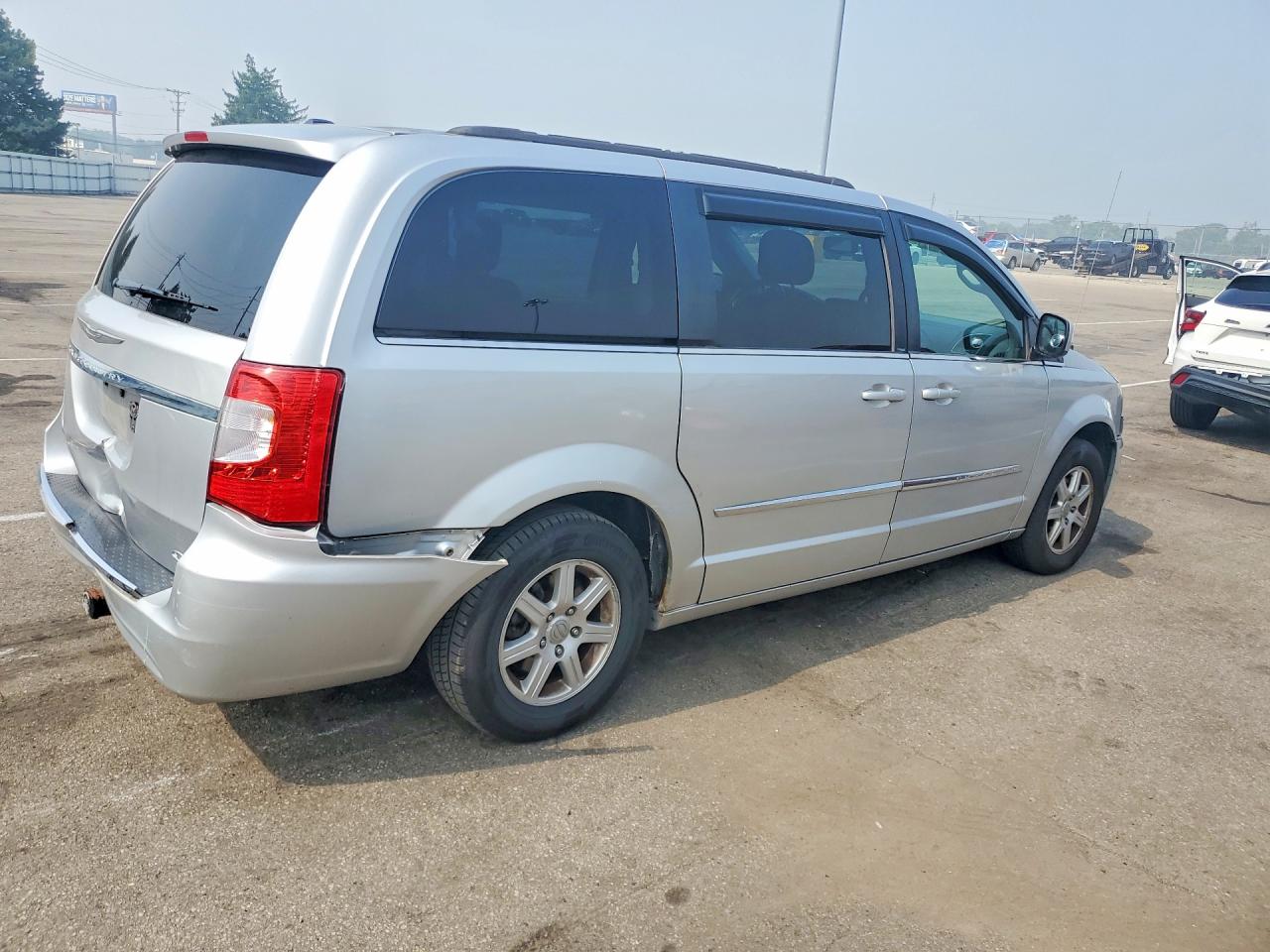 2012 Chrysler Town & Country Touring Silver vin: 2C4RC1BG0CR212504