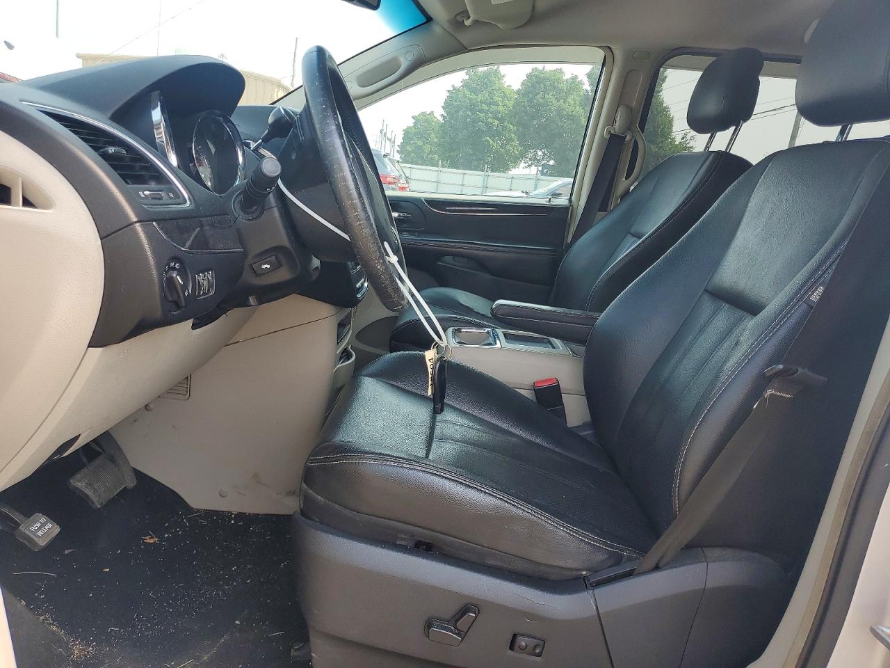 2012 Chrysler Town & Country Touring Silver vin: 2C4RC1BG0CR212504