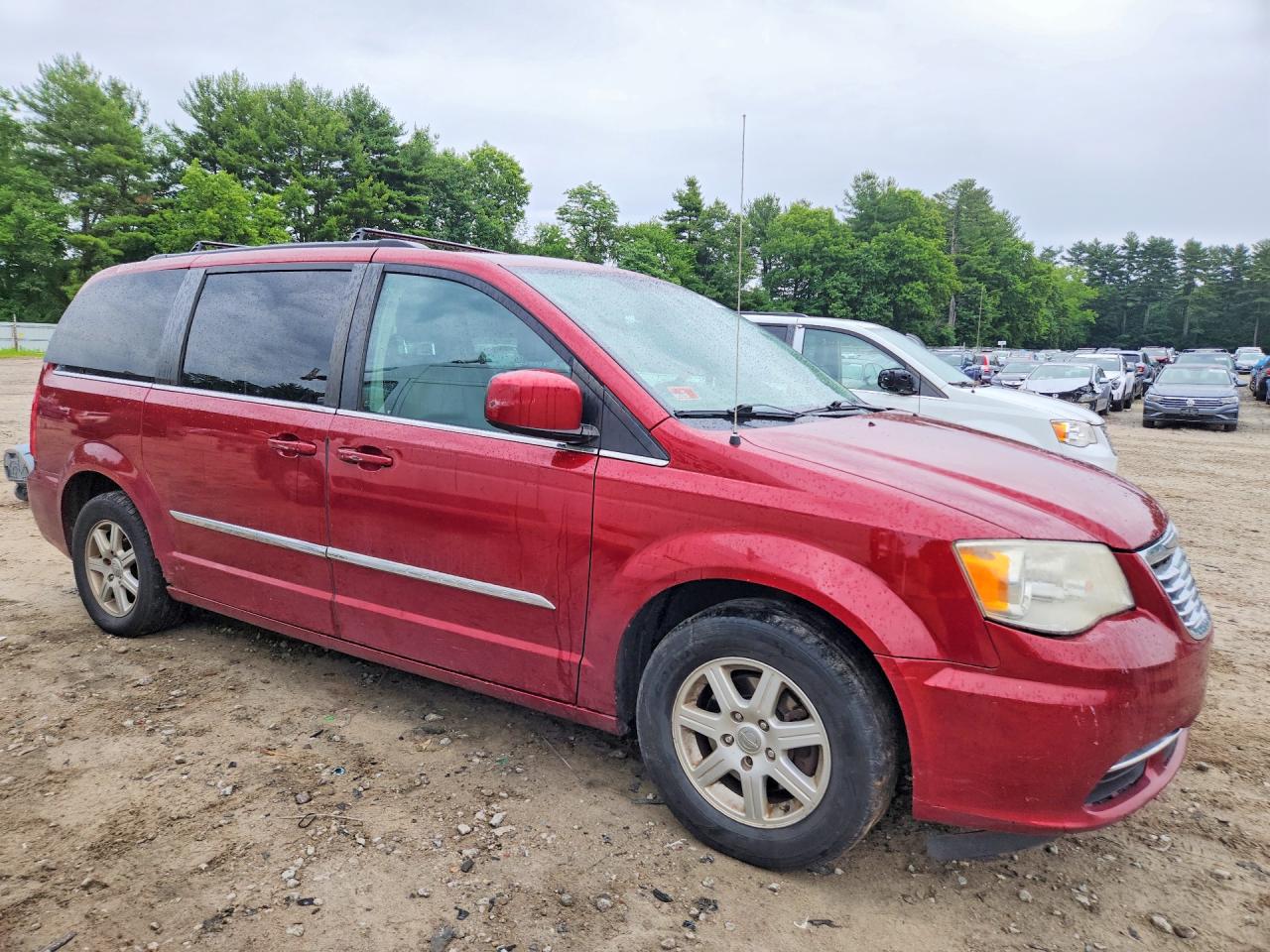 2012 Chrysler Town & Country Touring Red vin: 2C4RC1BG0CR233305