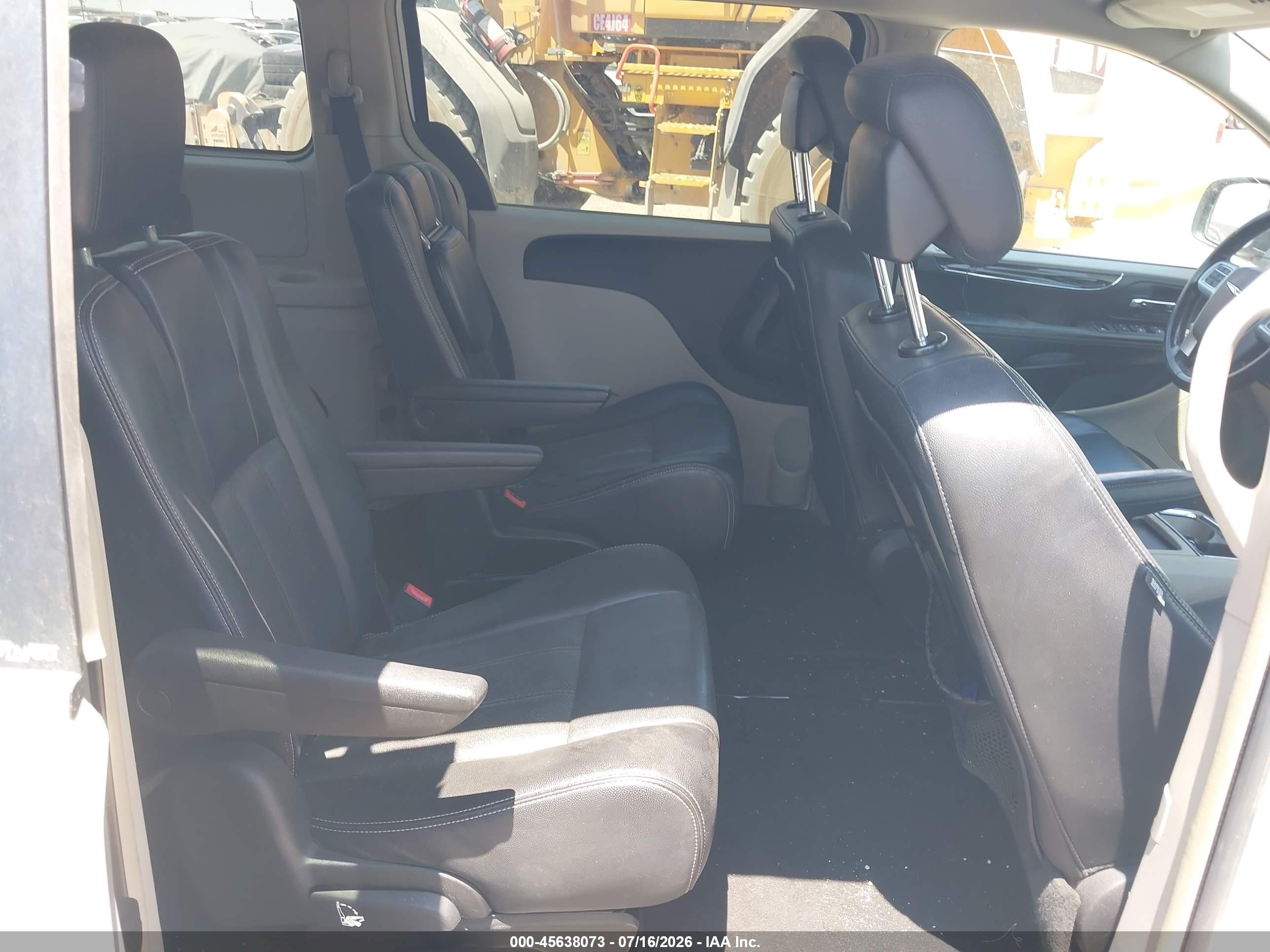 2012 Chrysler Town & Country Touring White vin: 2C4RC1BG0CR244773