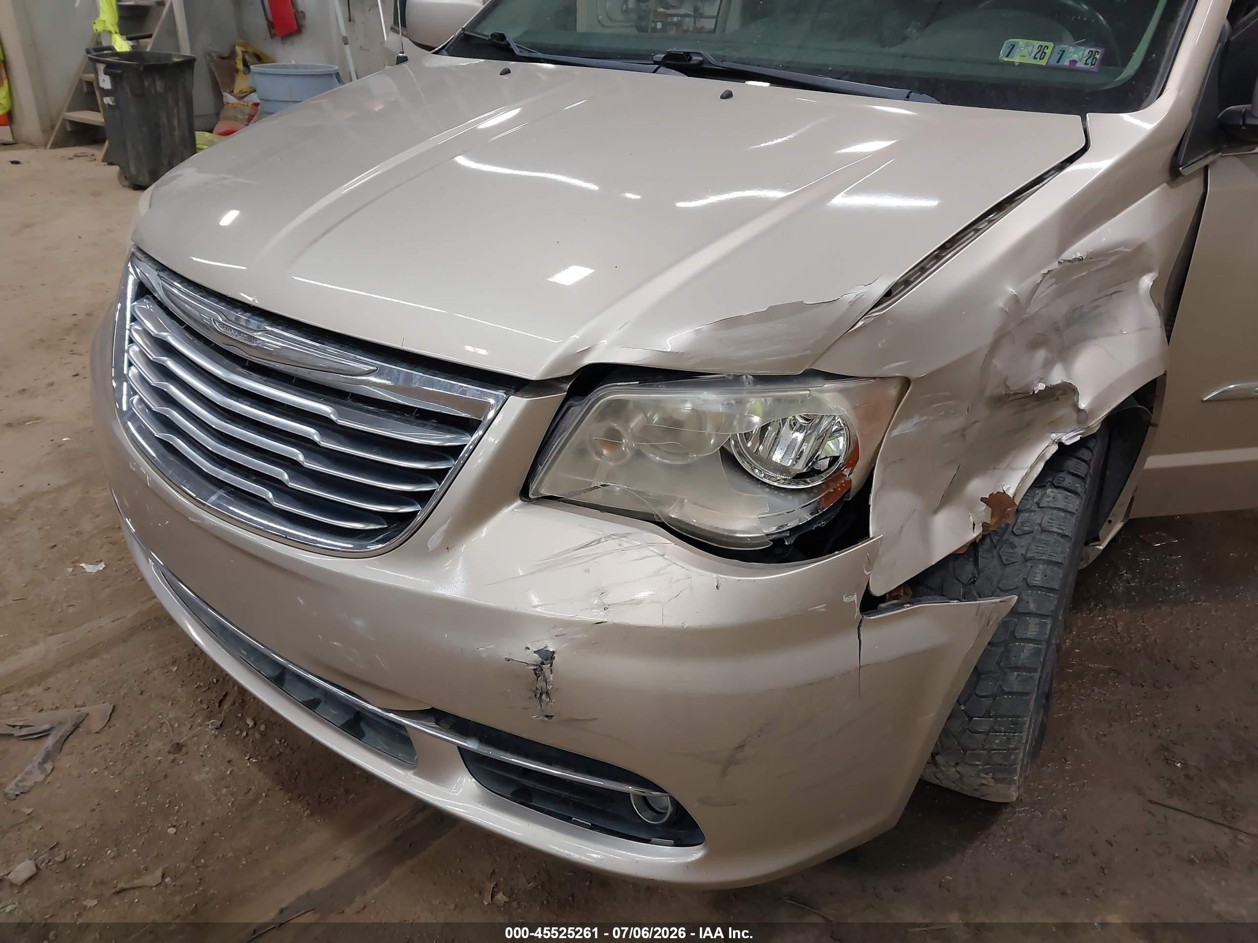 2012 Chrysler Town & Country Touring Gold vin: 2C4RC1BG0CR278096