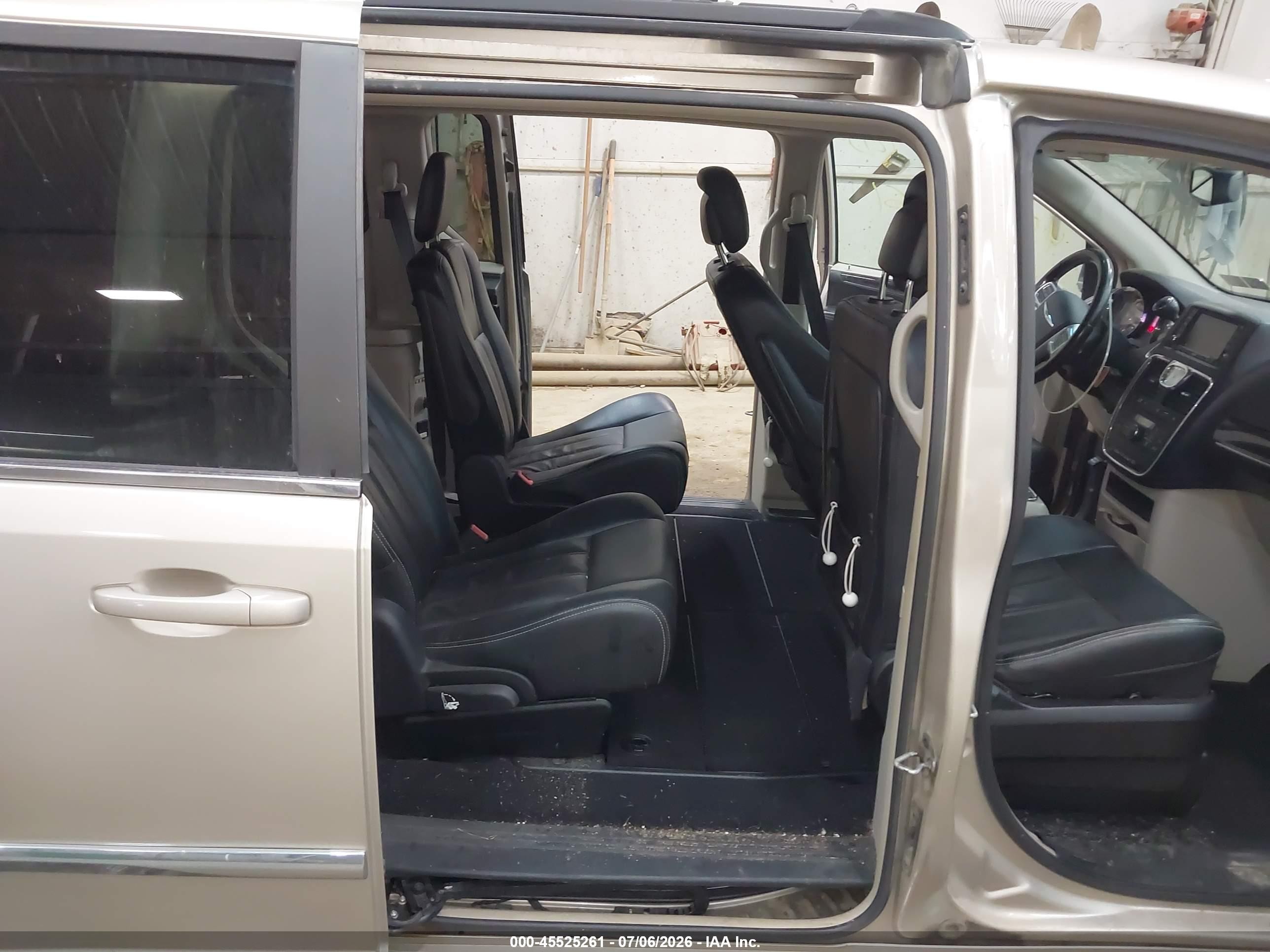 2012 Chrysler Town & Country Touring Gold vin: 2C4RC1BG0CR278096