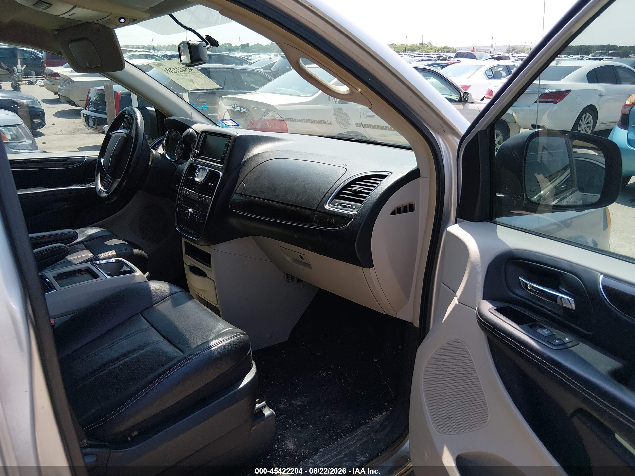2012 Chrysler Town & Country Touring Silver vin: 2C4RC1BG0CR305040