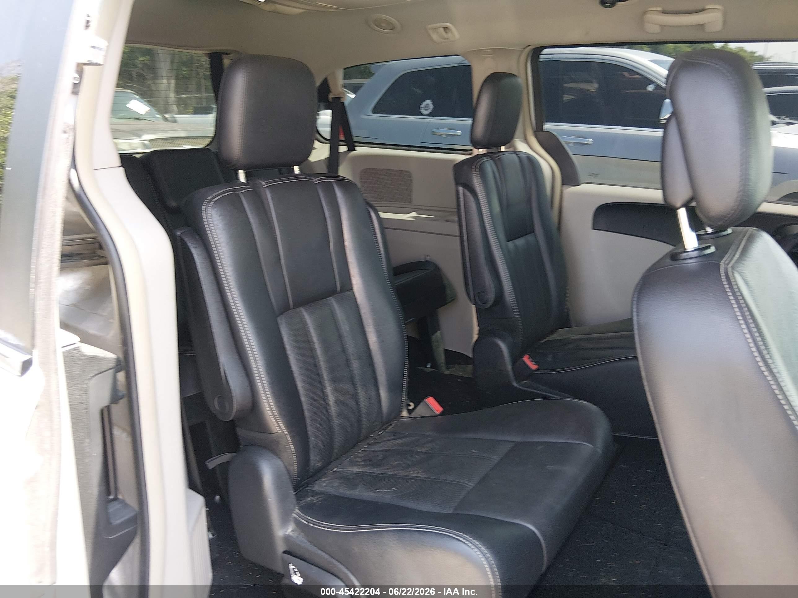 2012 Chrysler Town & Country Touring Silver vin: 2C4RC1BG0CR305040