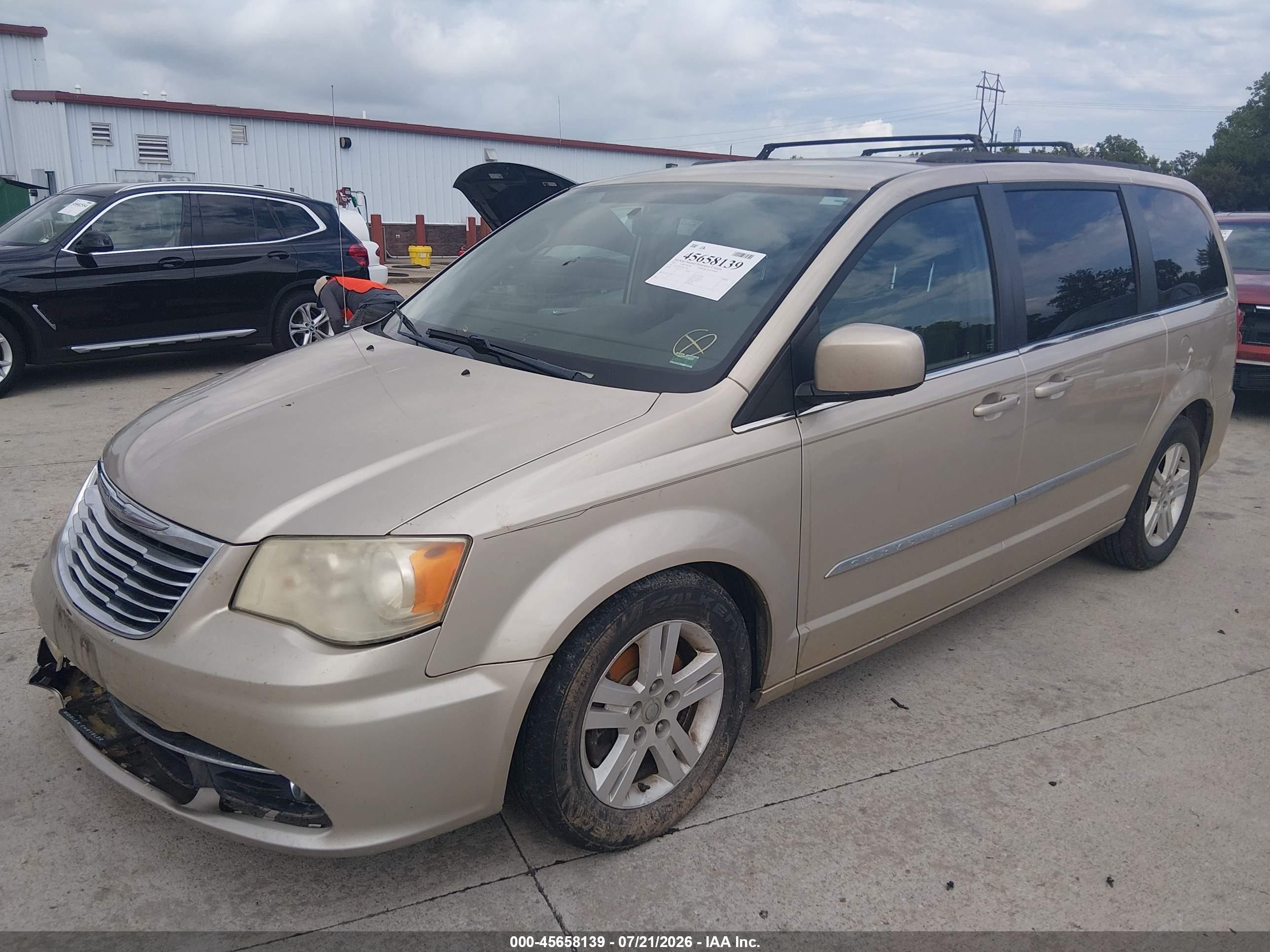 2013 Chrysler Town & Country Touring Beige vin: 2C4RC1BG0DR517504