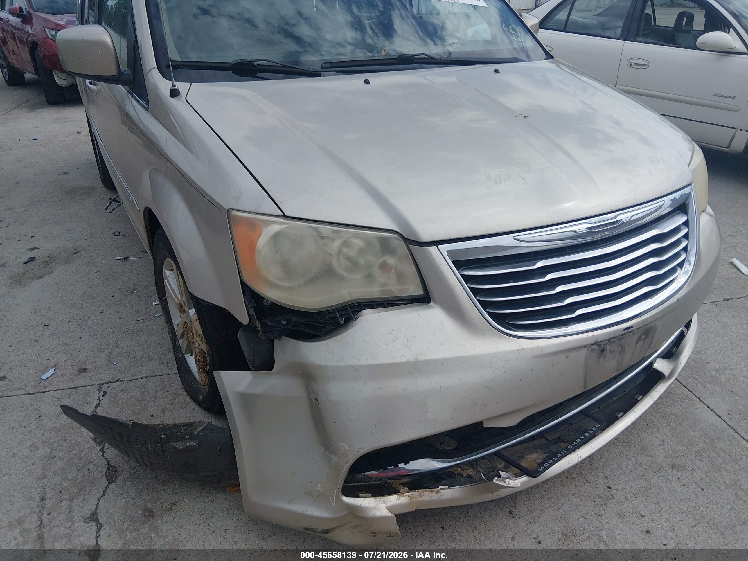 2013 Chrysler Town & Country Touring Beige vin: 2C4RC1BG0DR517504