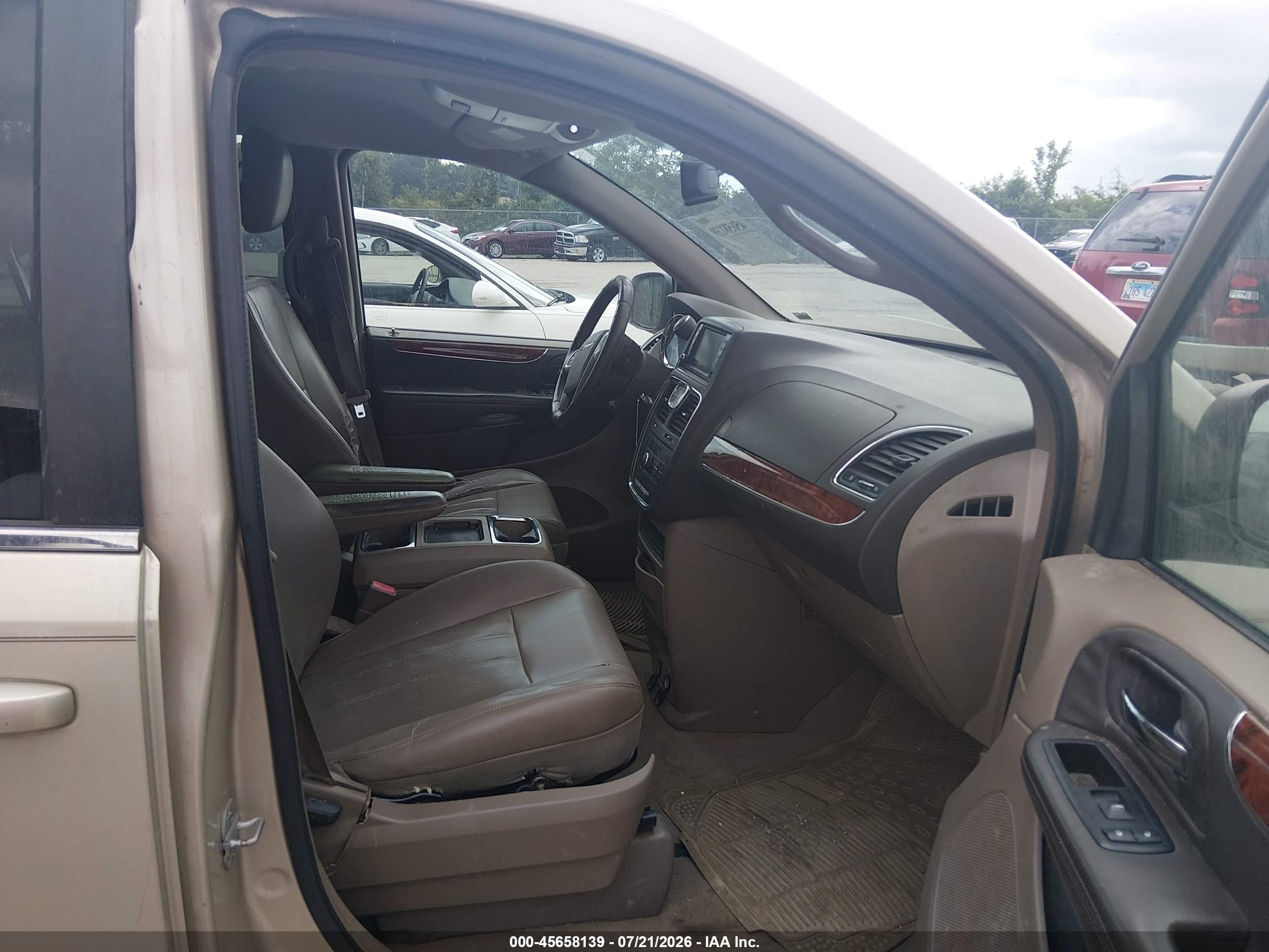 2013 Chrysler Town & Country Touring Beige vin: 2C4RC1BG0DR517504